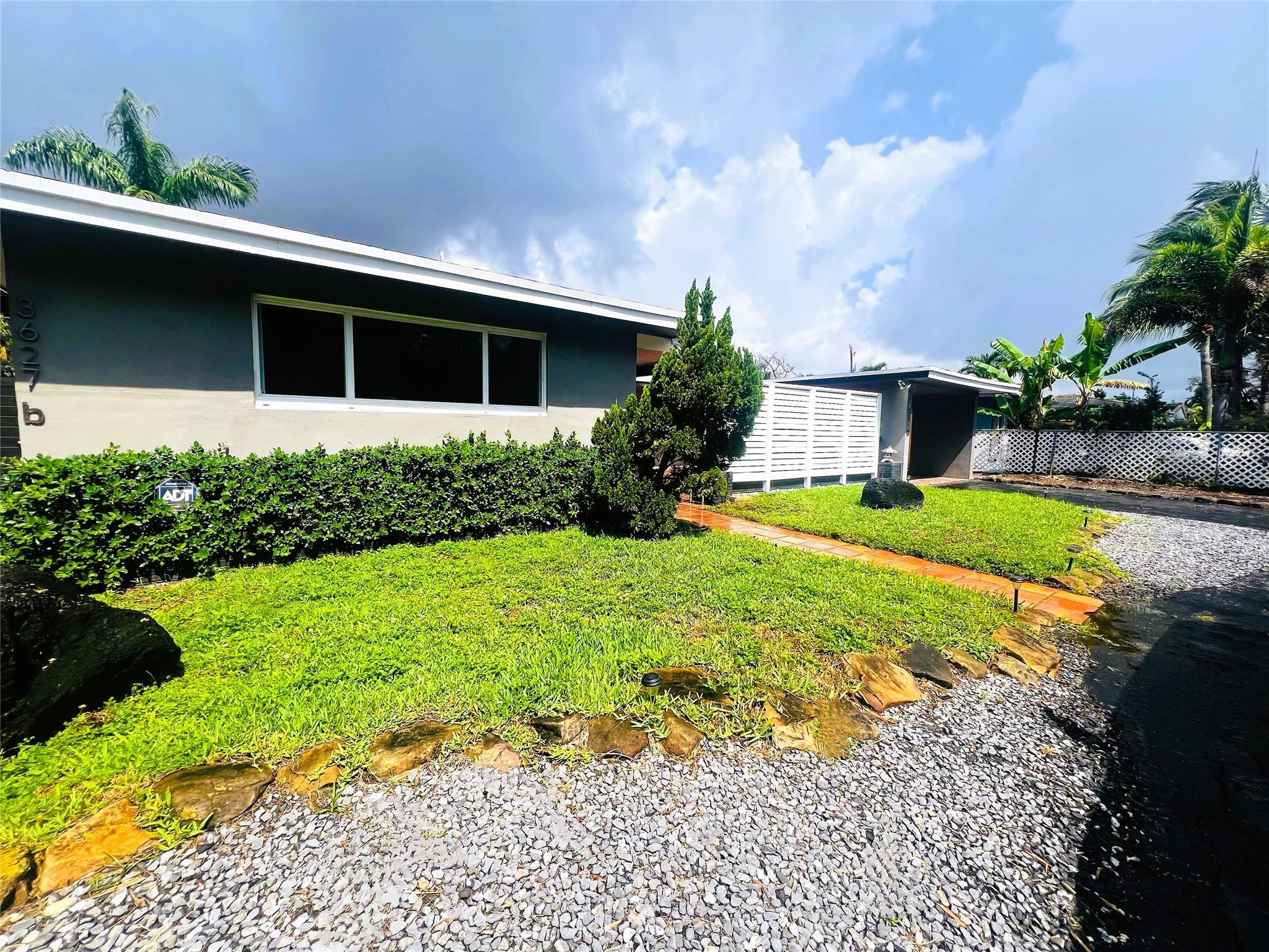 3627 NE 20th Ave A