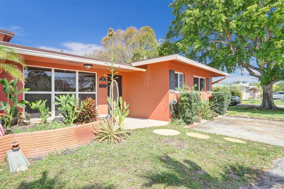 1061-1081 NE 26th Ave #1-2