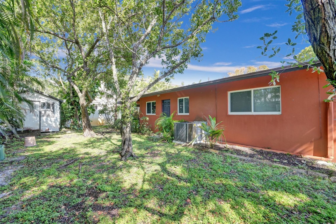 1061-1081 NE 26th Ave #1-2