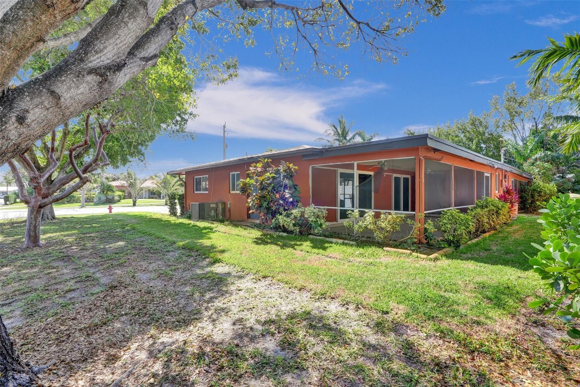 1061-1081 NE 26th Ave #1-2