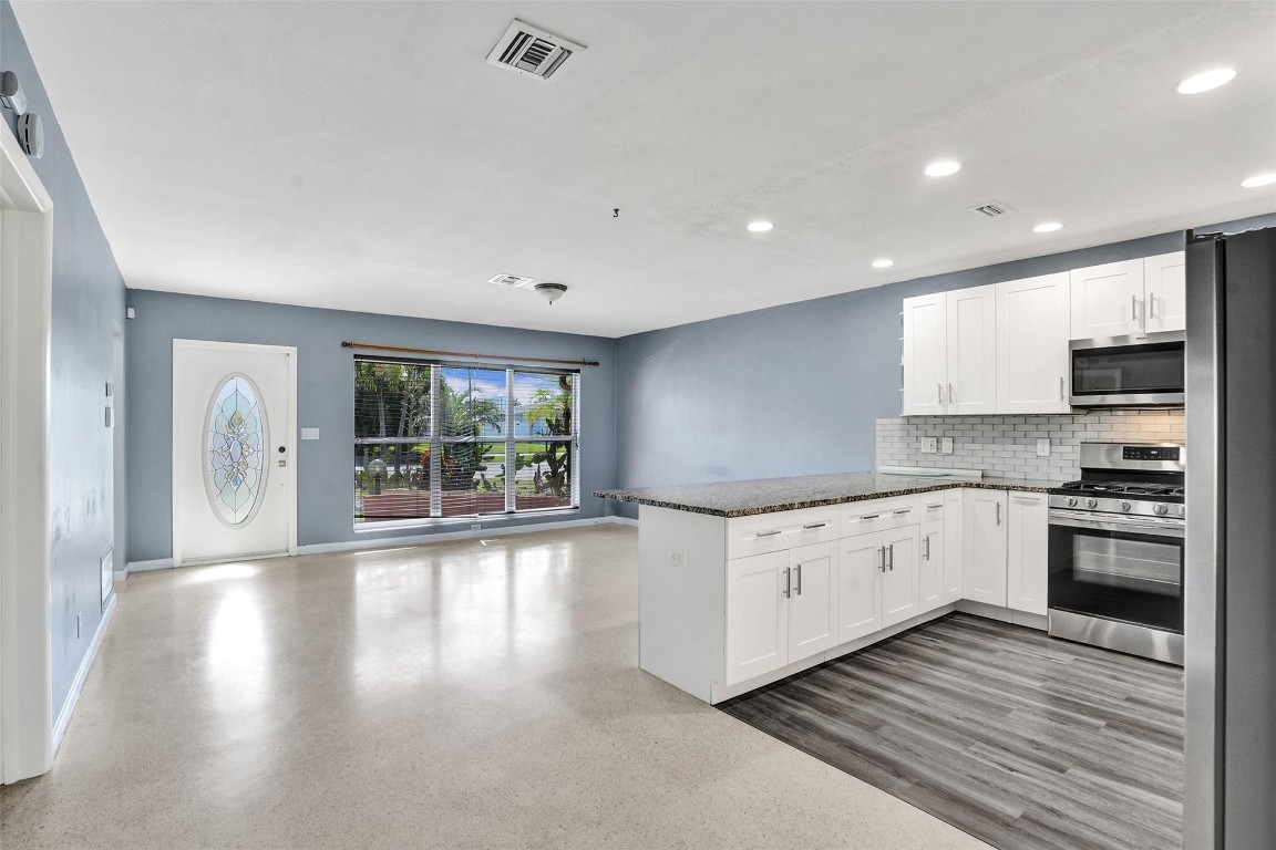 1061-1081 NE 26th Ave #1-2