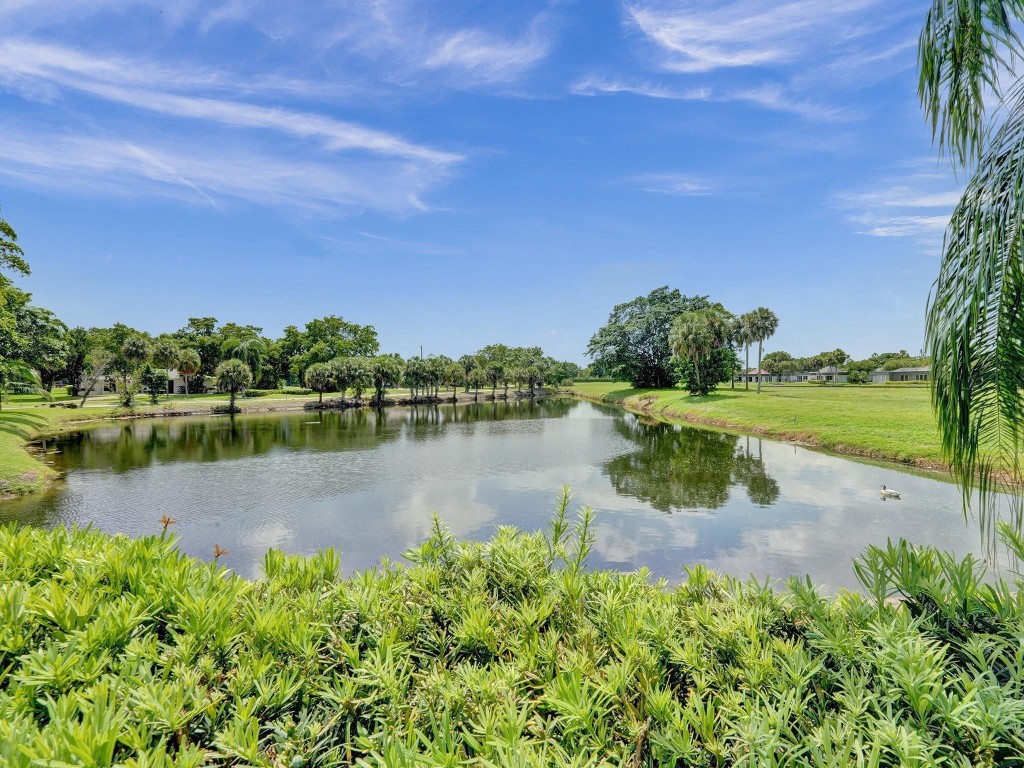 5702 White Hickory Cir