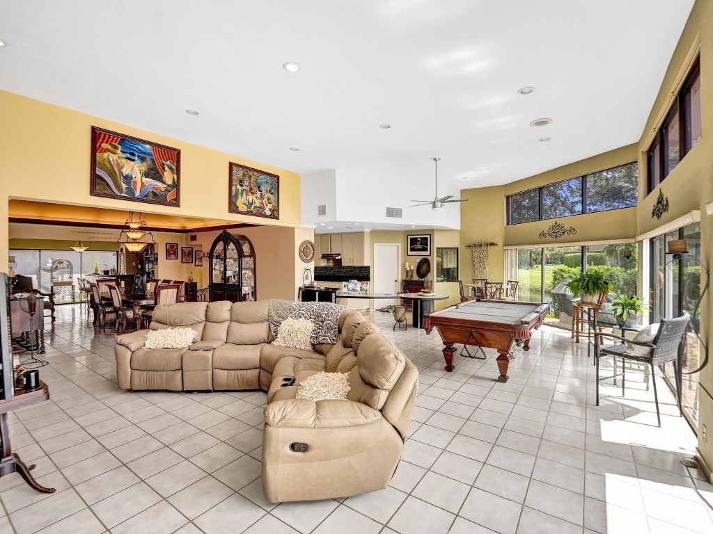 5702 White Hickory Cir