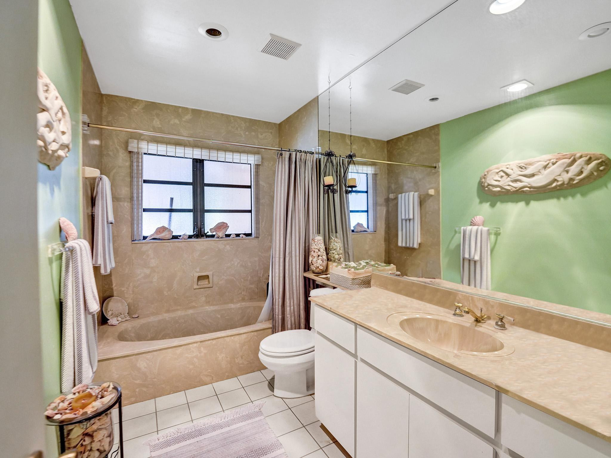 5702 White Hickory Cir