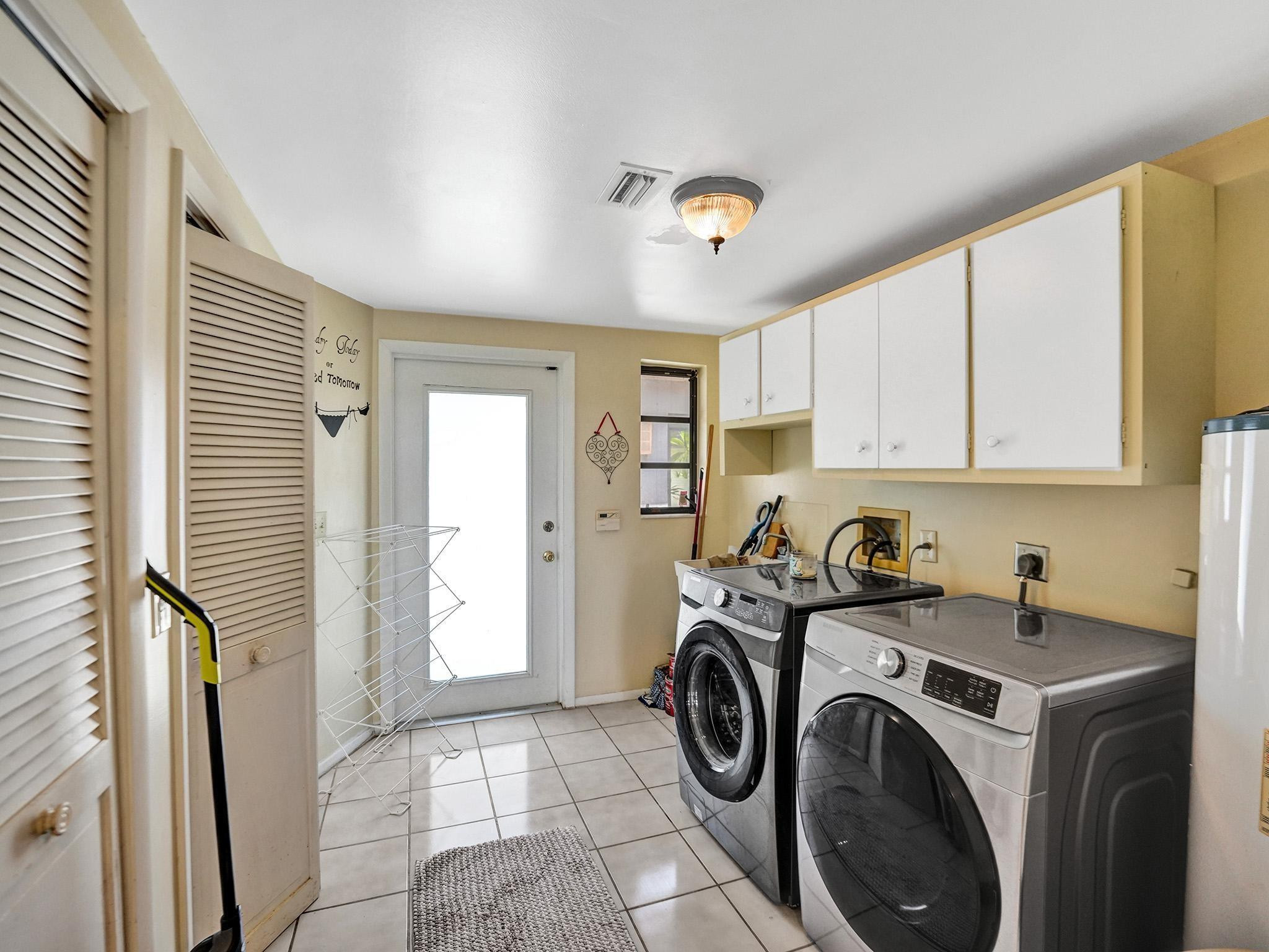 5702 White Hickory Cir