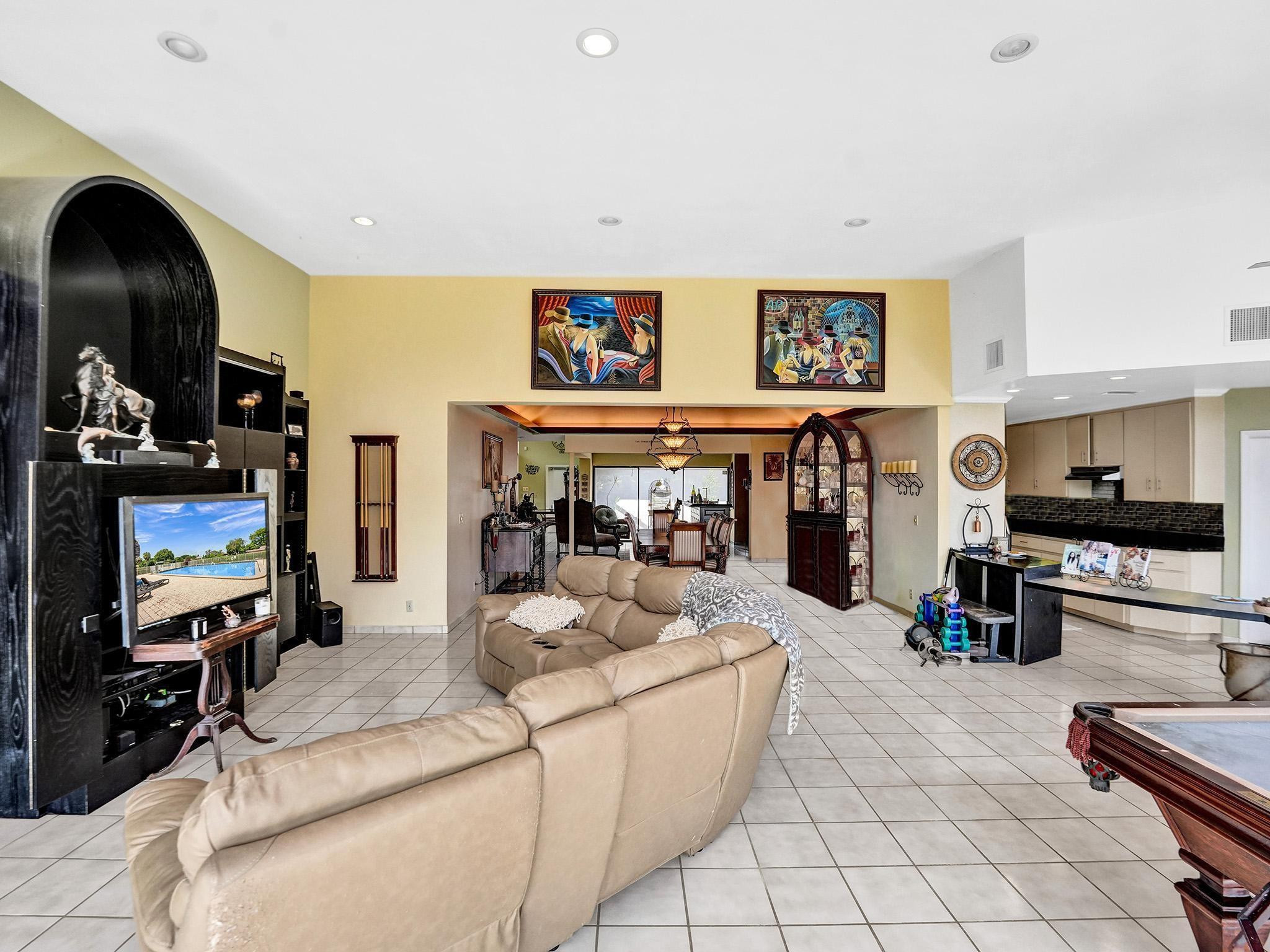 5702 White Hickory Cir