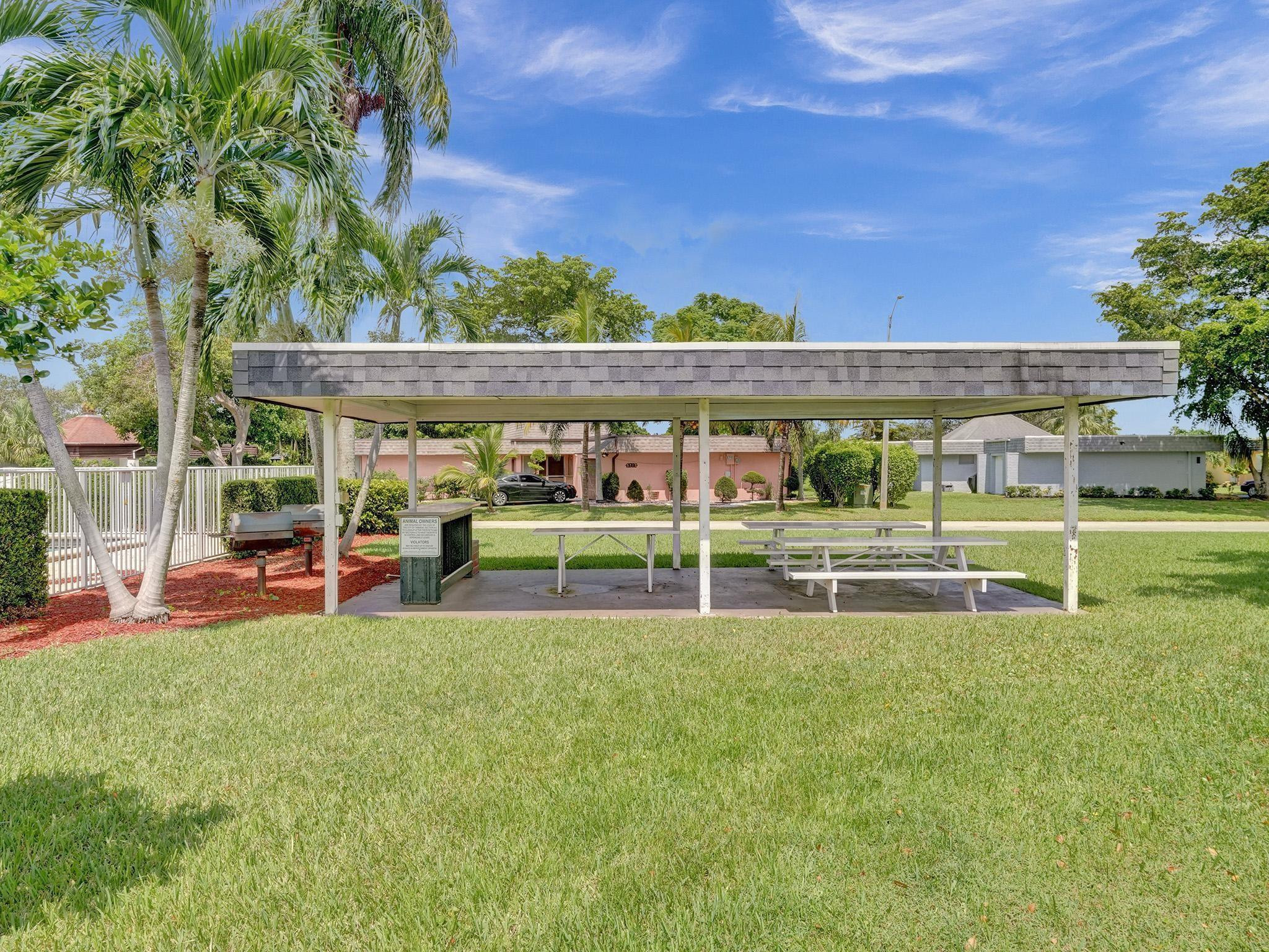 5702 White Hickory Cir