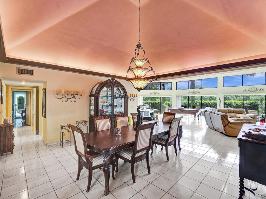 5702 White Hickory Cir