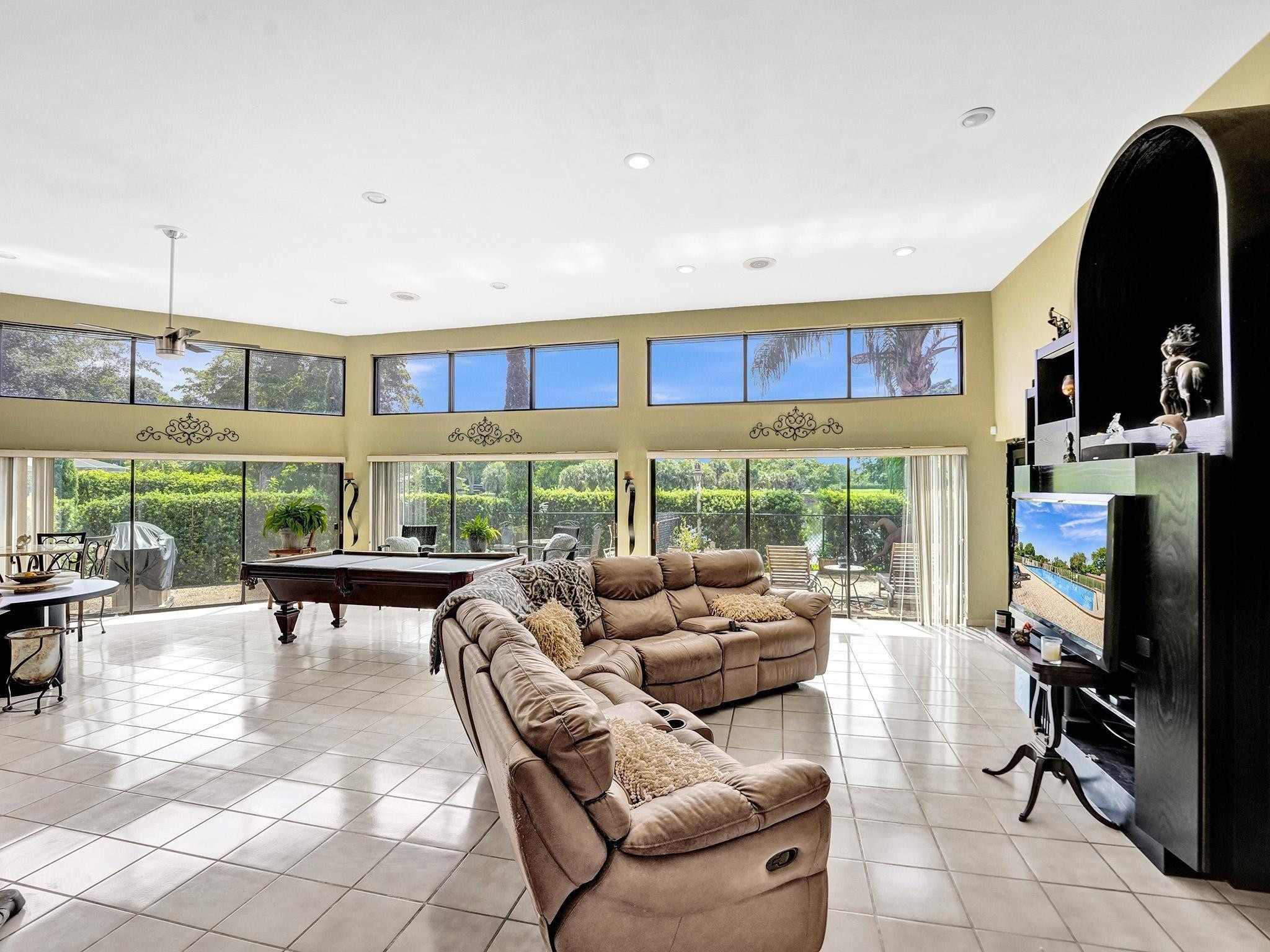 5702 White Hickory Cir