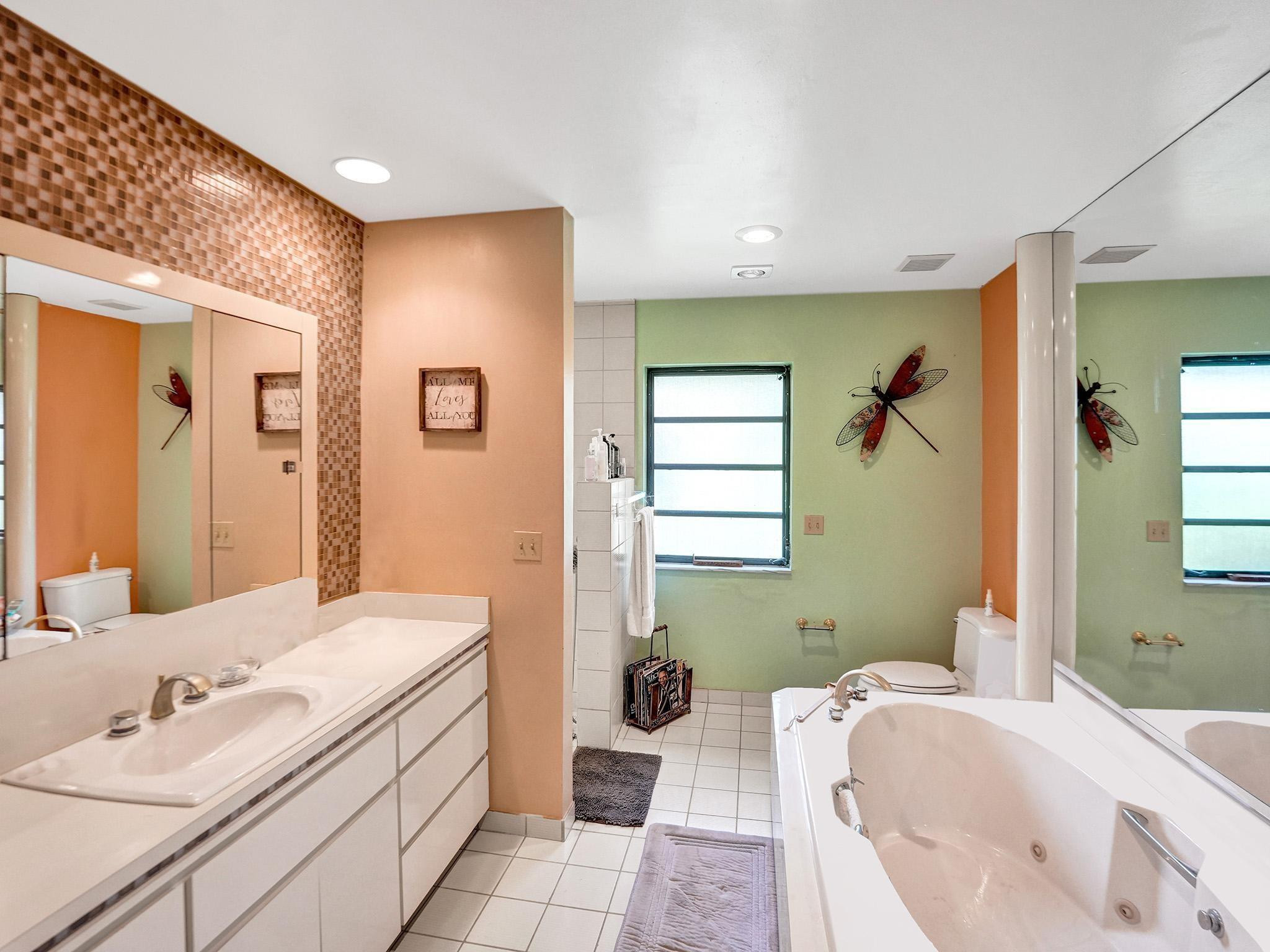 5702 White Hickory Cir