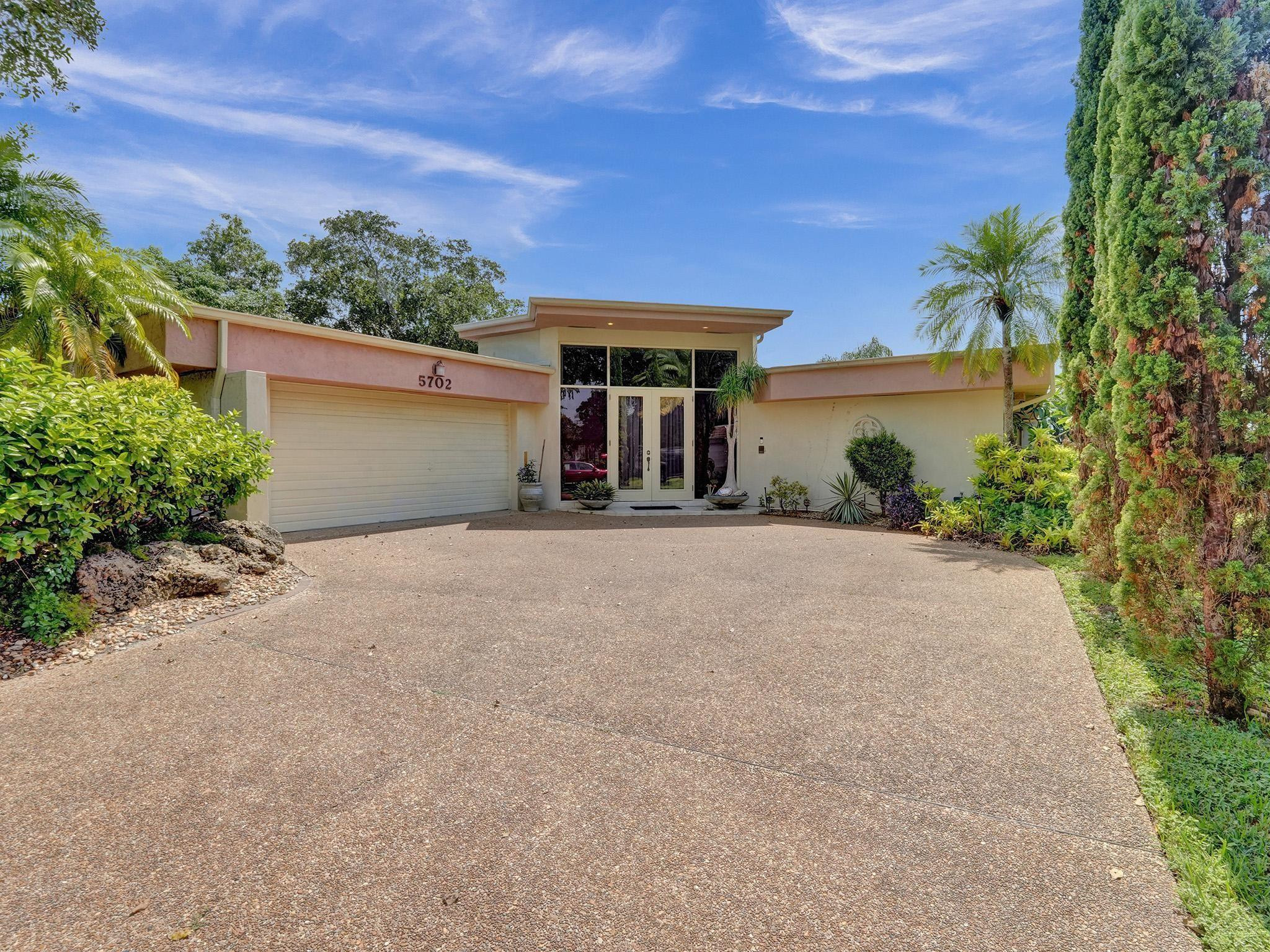 5702 White Hickory Cir