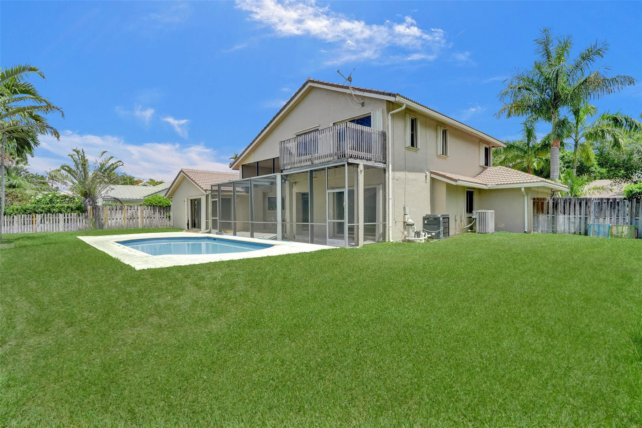 10700 NW 7TH CT