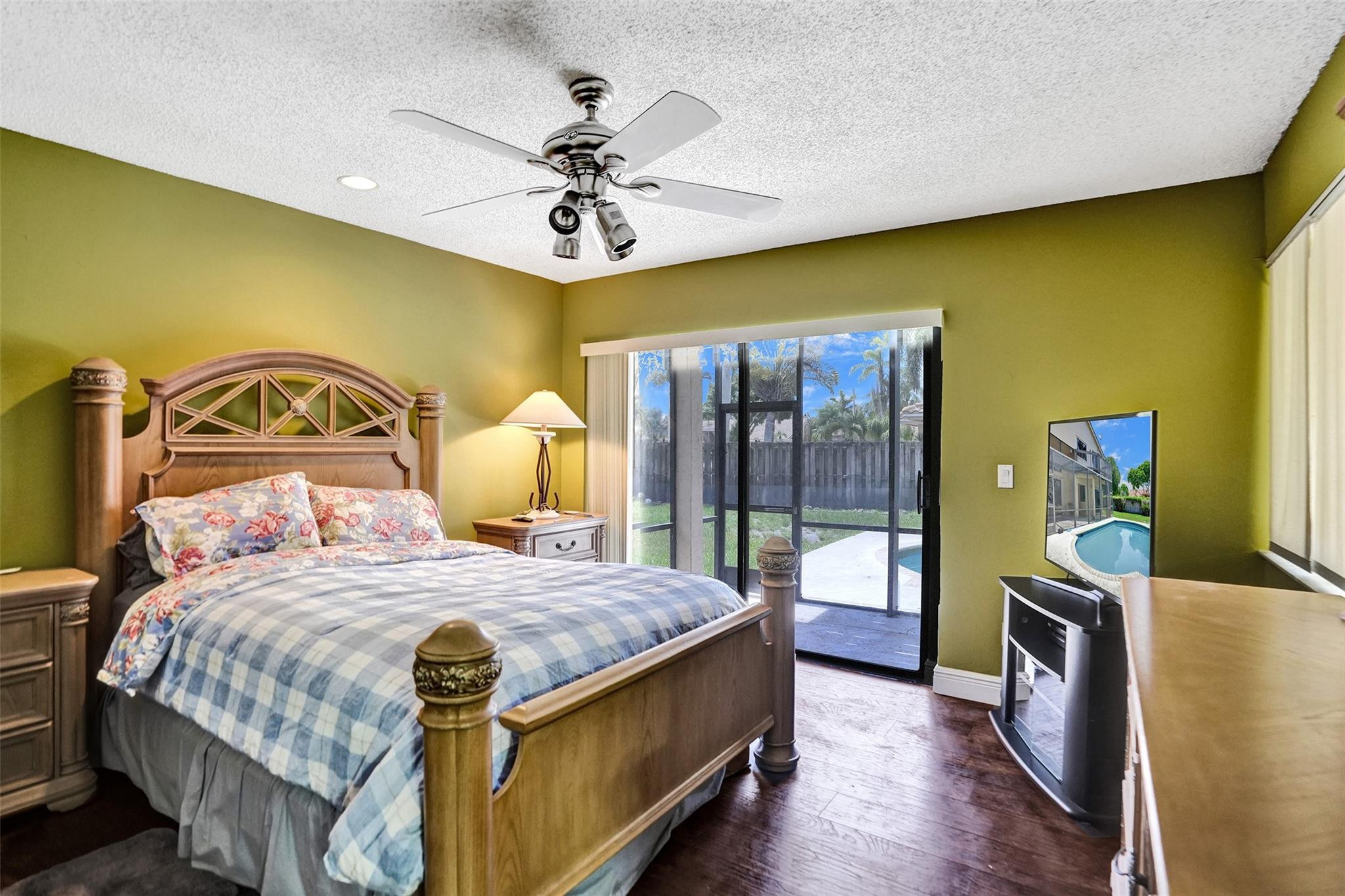 10700 NW 7TH CT