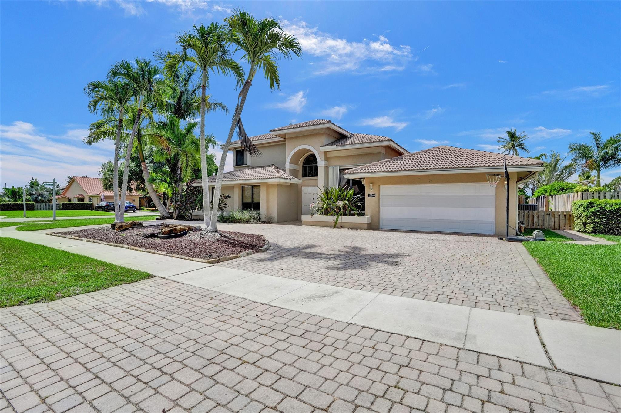10700 NW 7TH CT