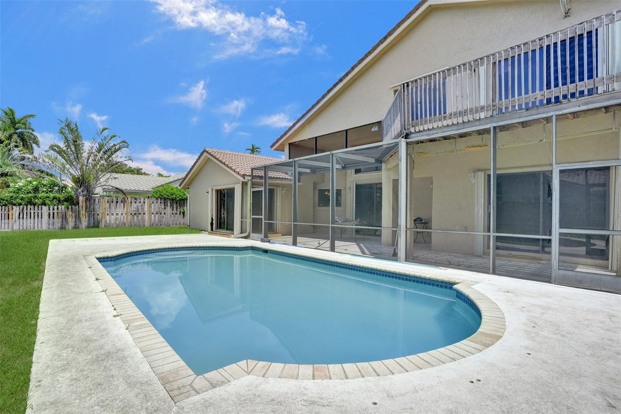 10700 NW 7TH CT