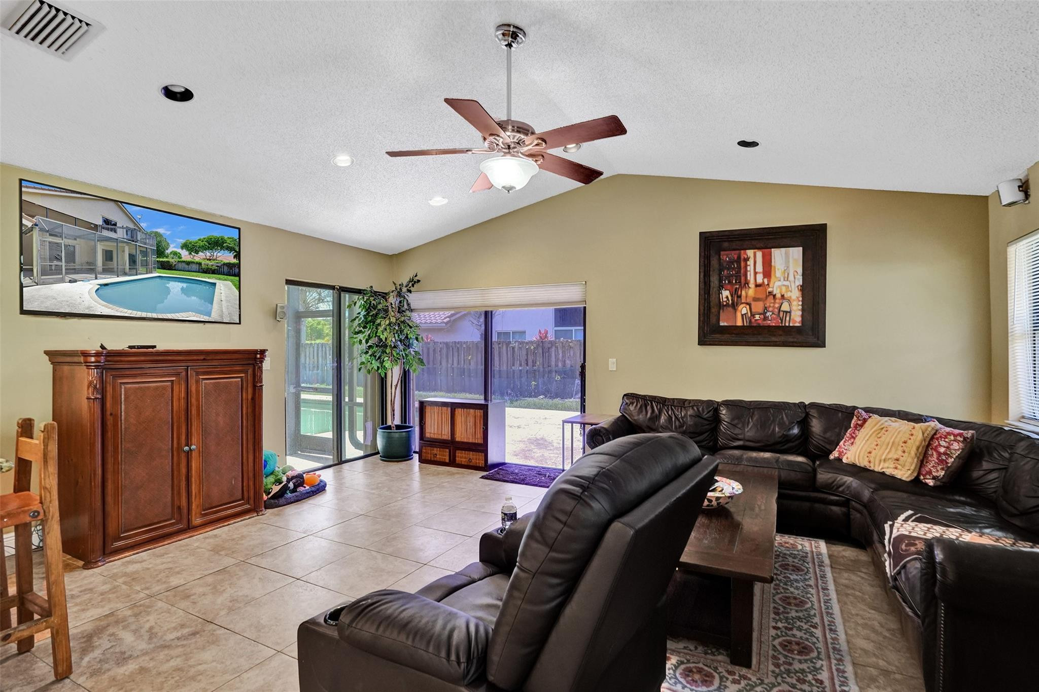 10700 NW 7TH CT