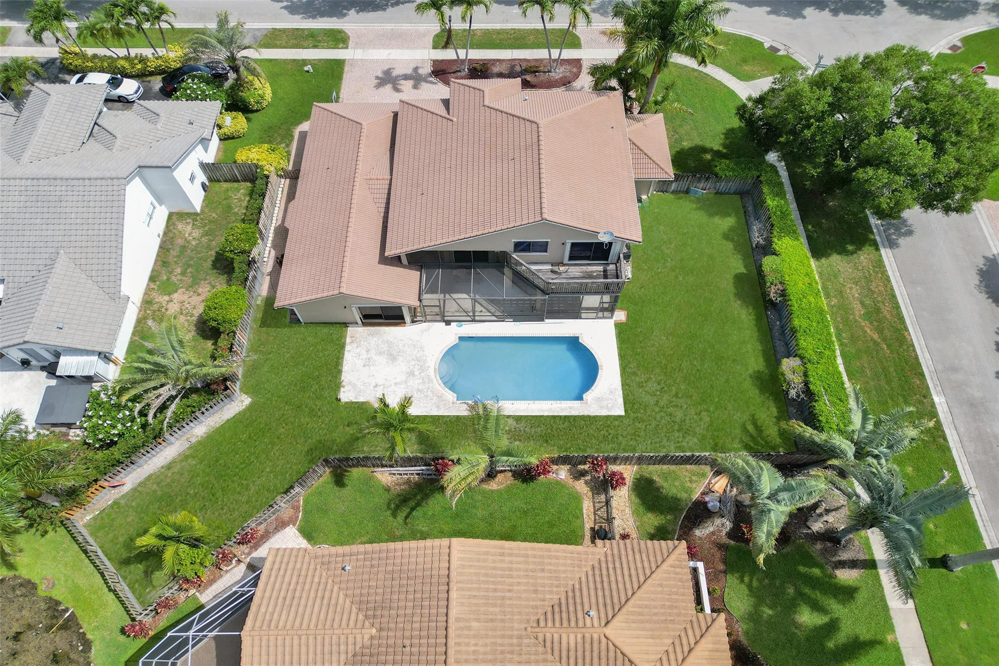 10700 NW 7TH CT