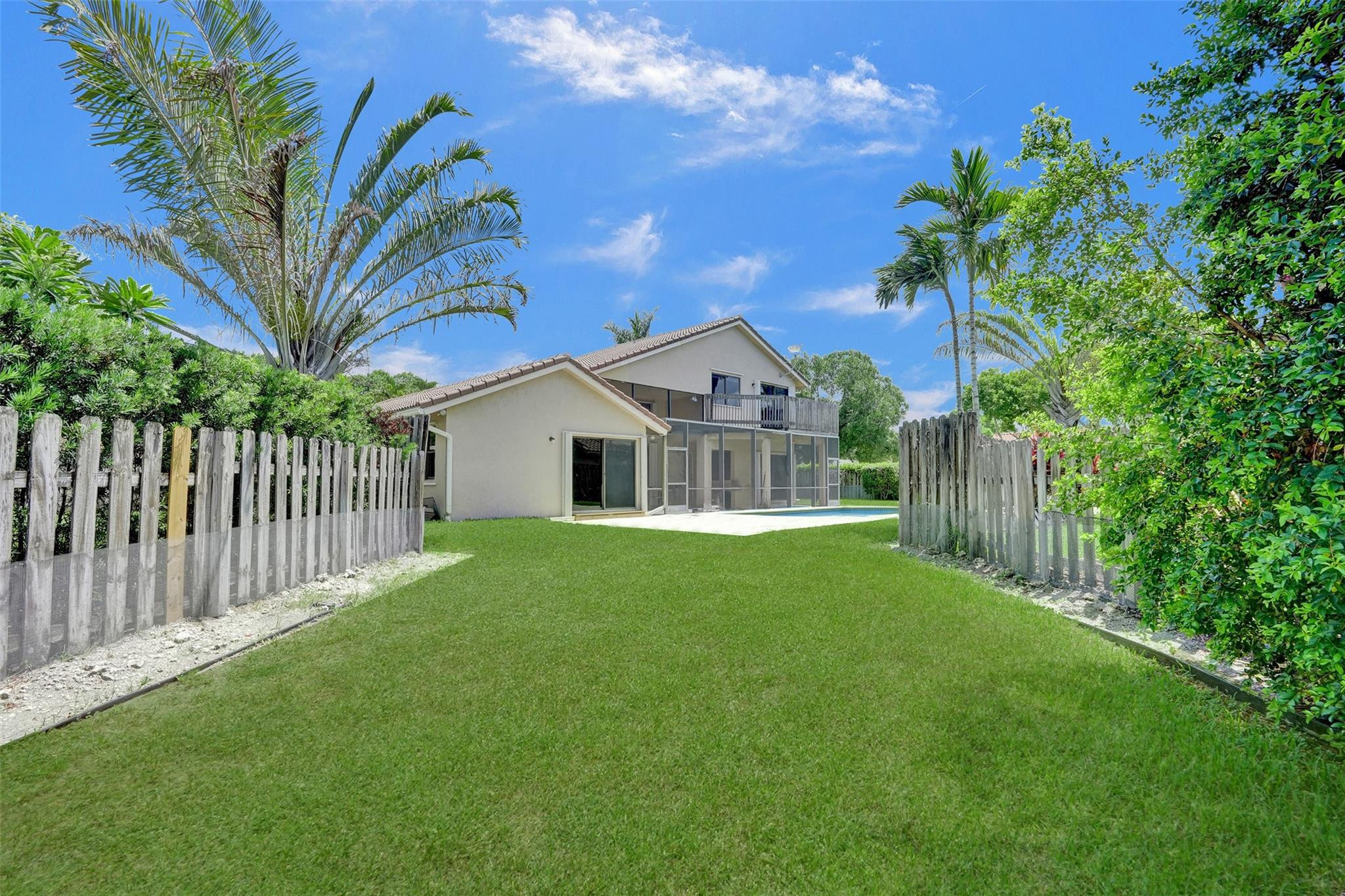10700 NW 7TH CT
