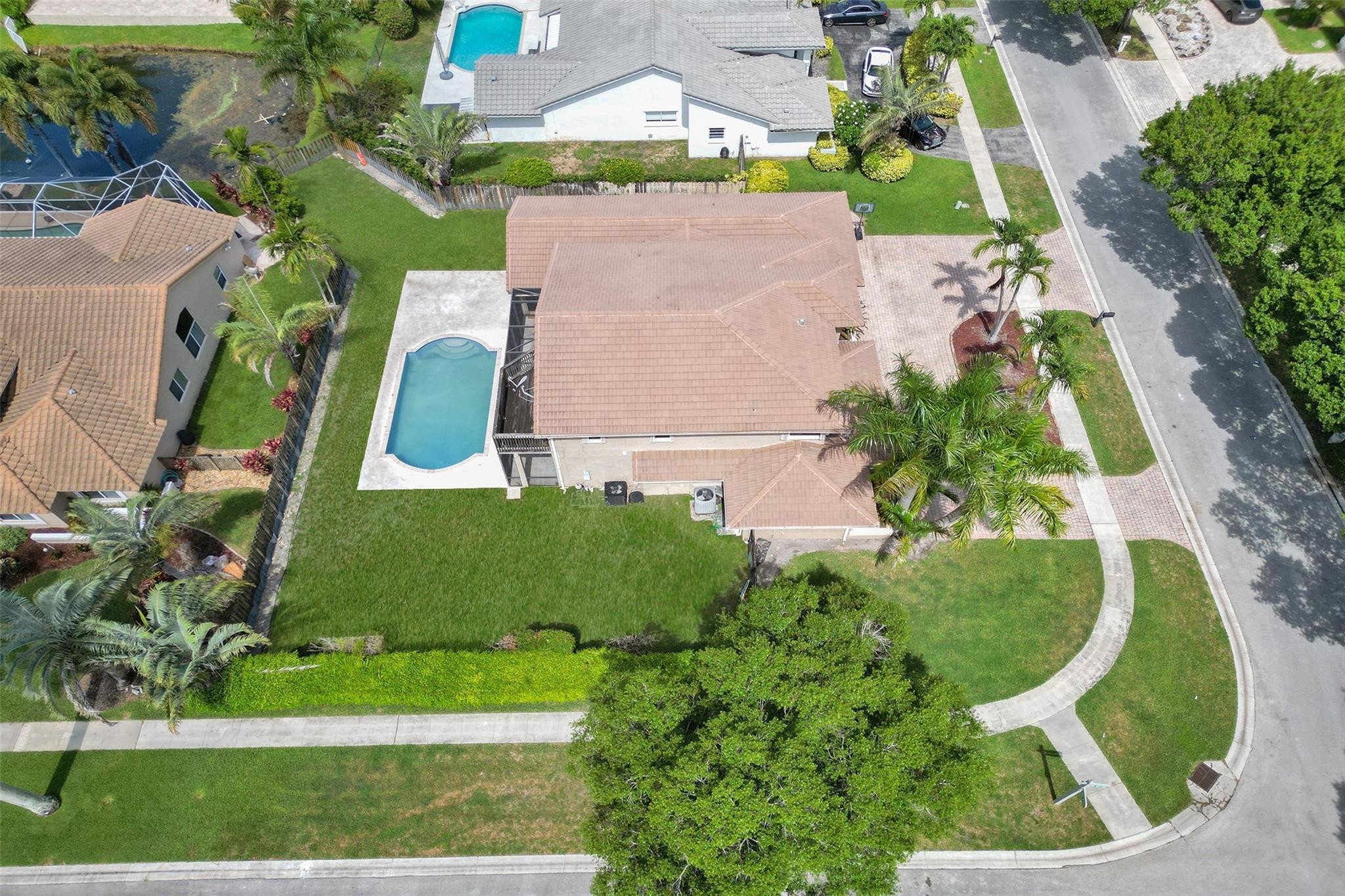10700 NW 7TH CT
