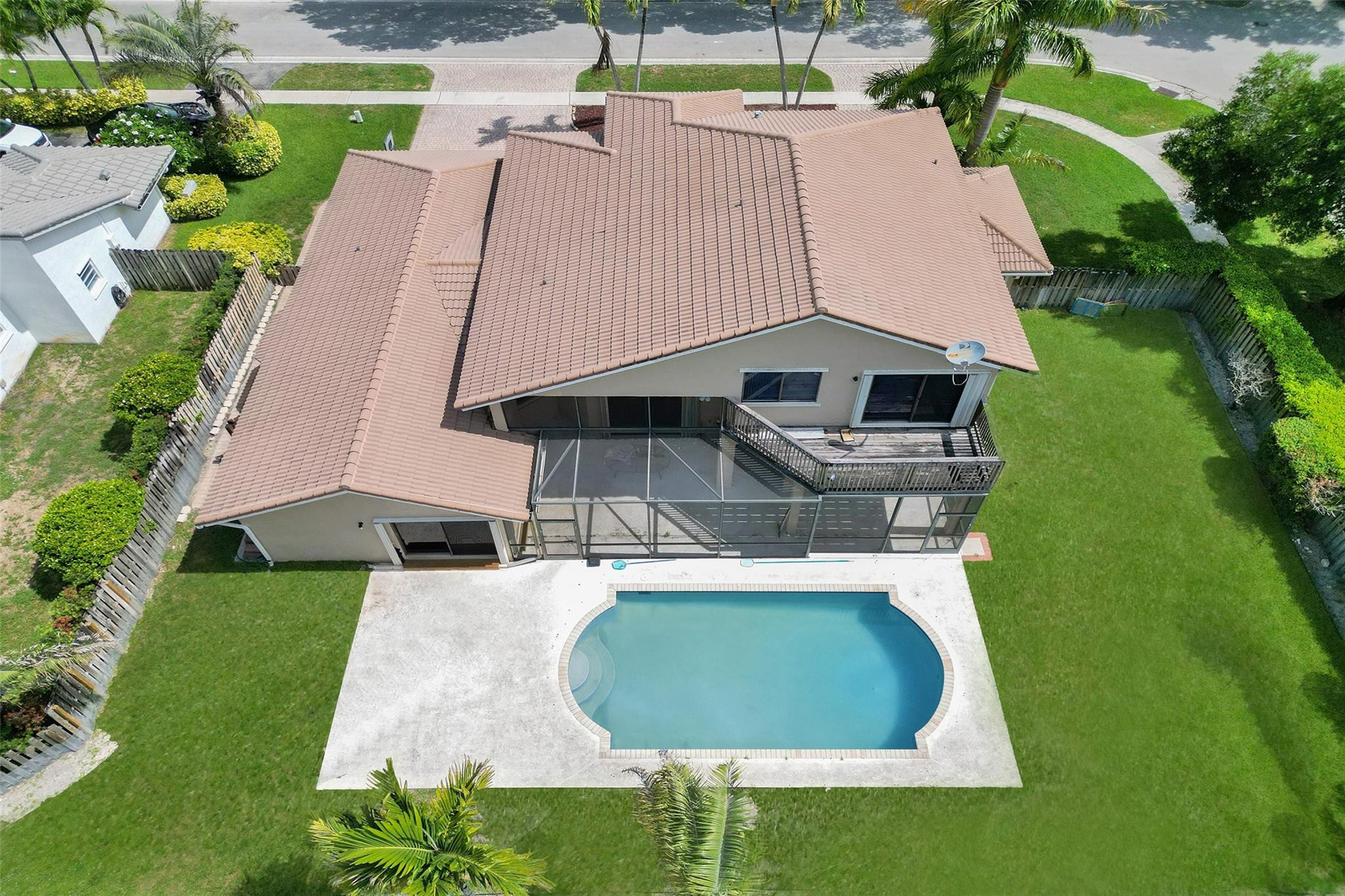 10700 NW 7TH CT