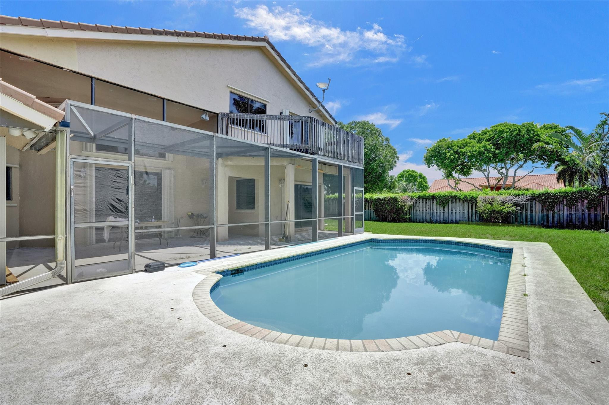 10700 NW 7TH CT