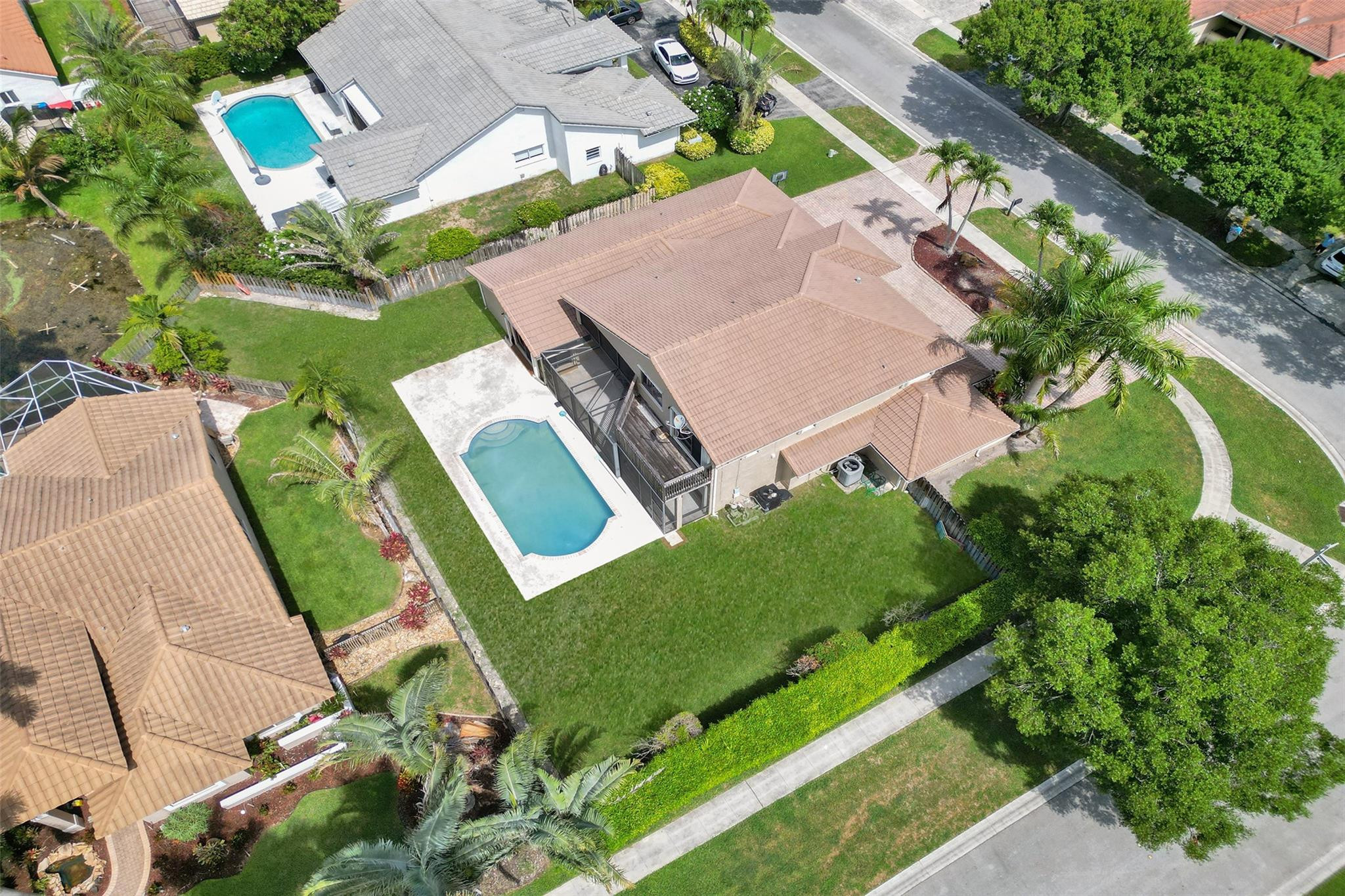 10700 NW 7TH CT