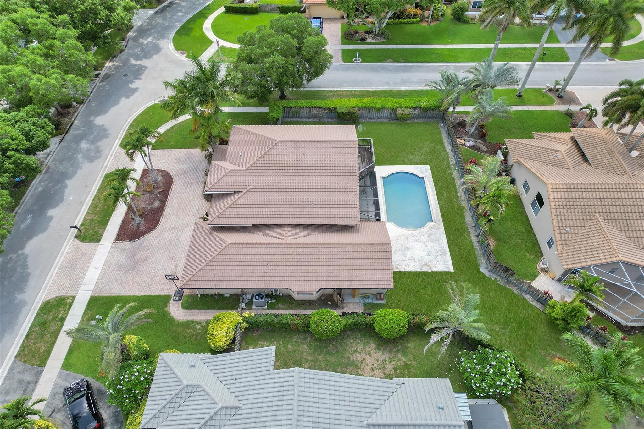 10700 NW 7TH CT