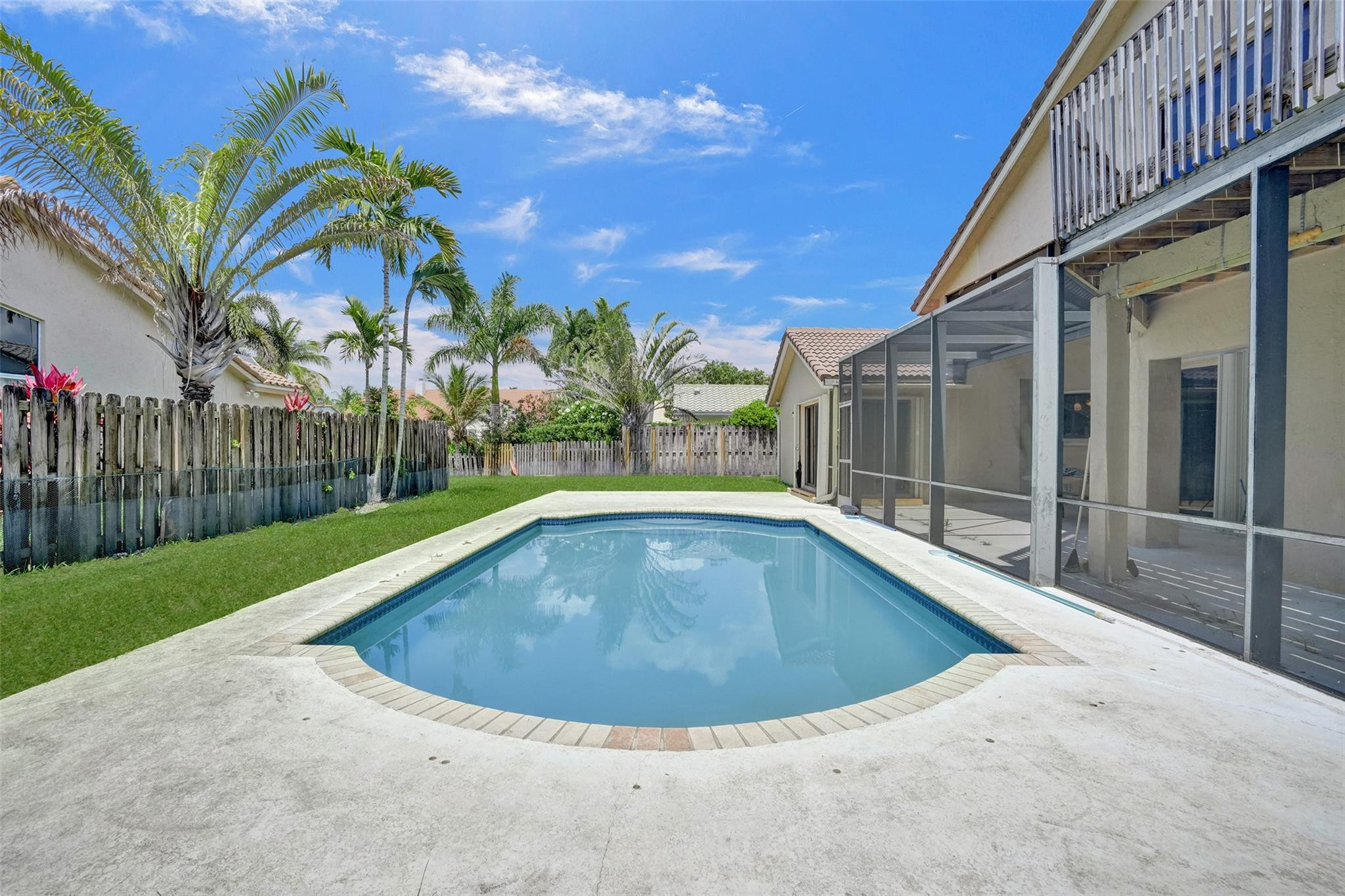 10700 NW 7TH CT