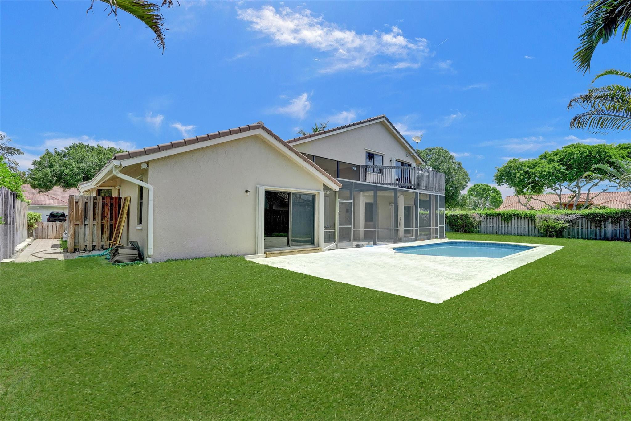10700 NW 7TH CT