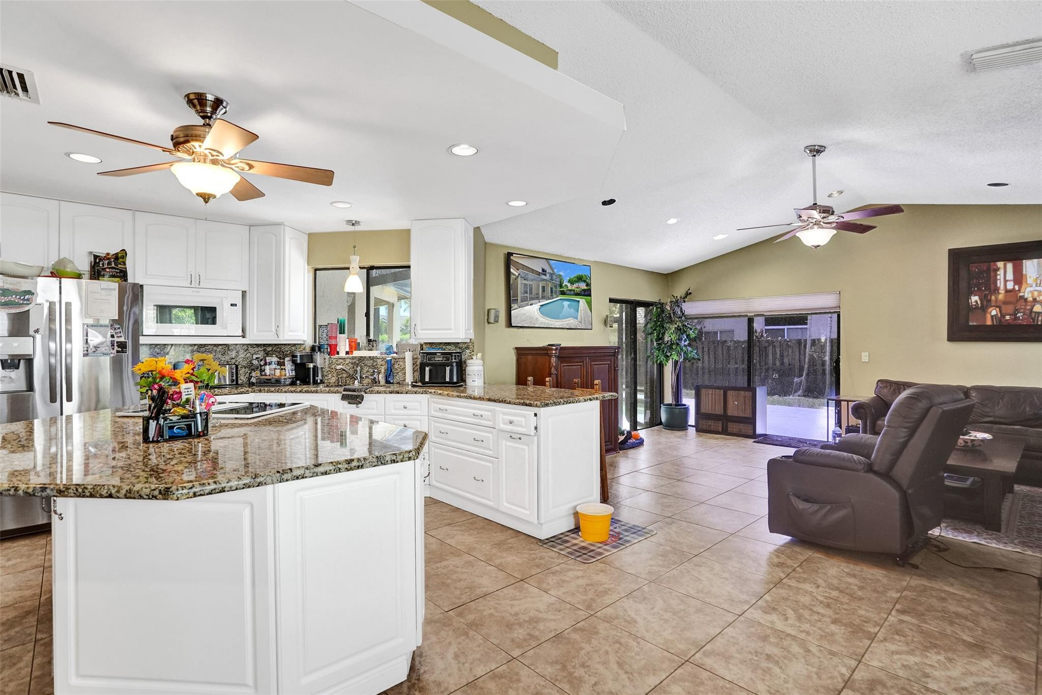 10700 NW 7TH CT
