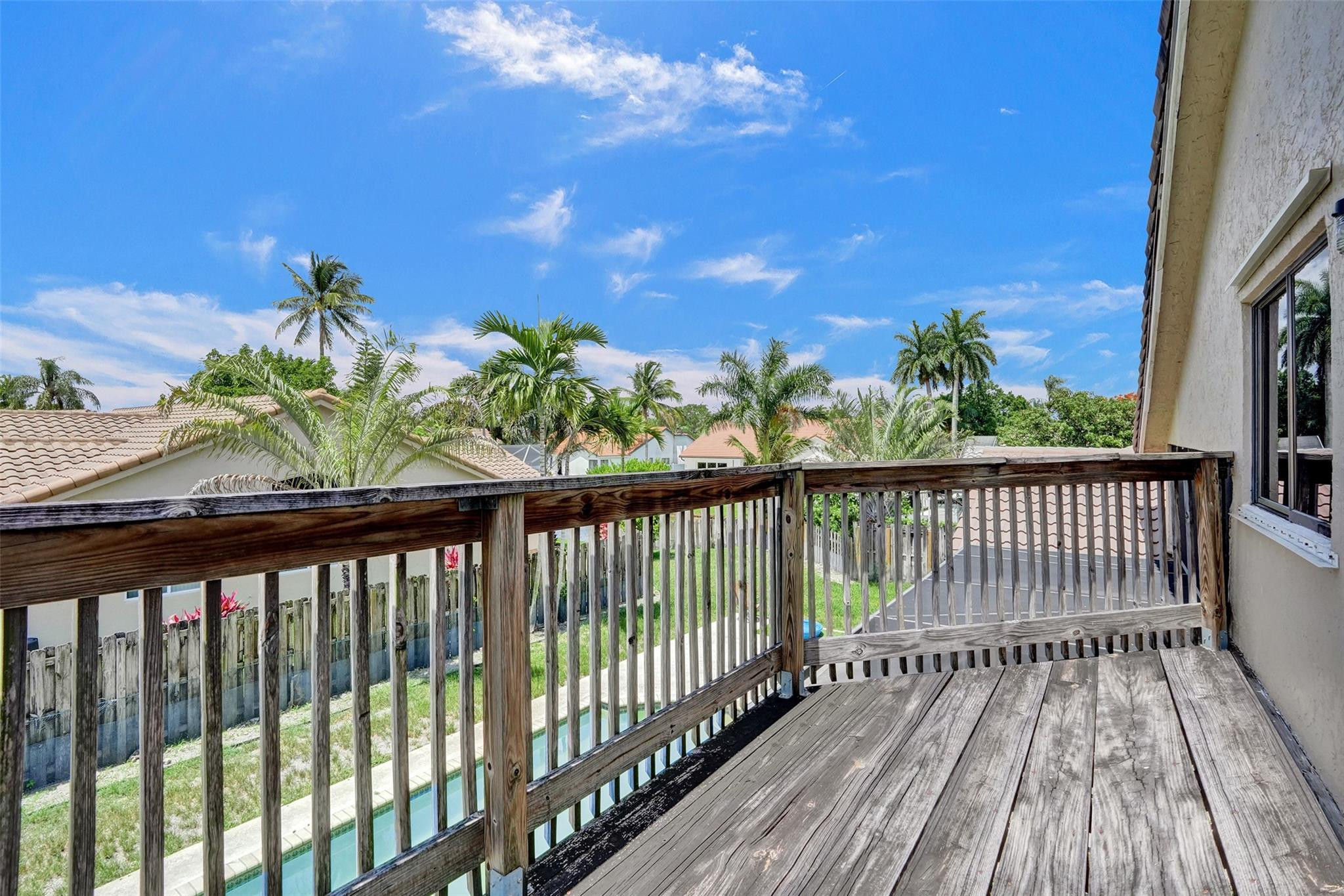 10700 NW 7TH CT