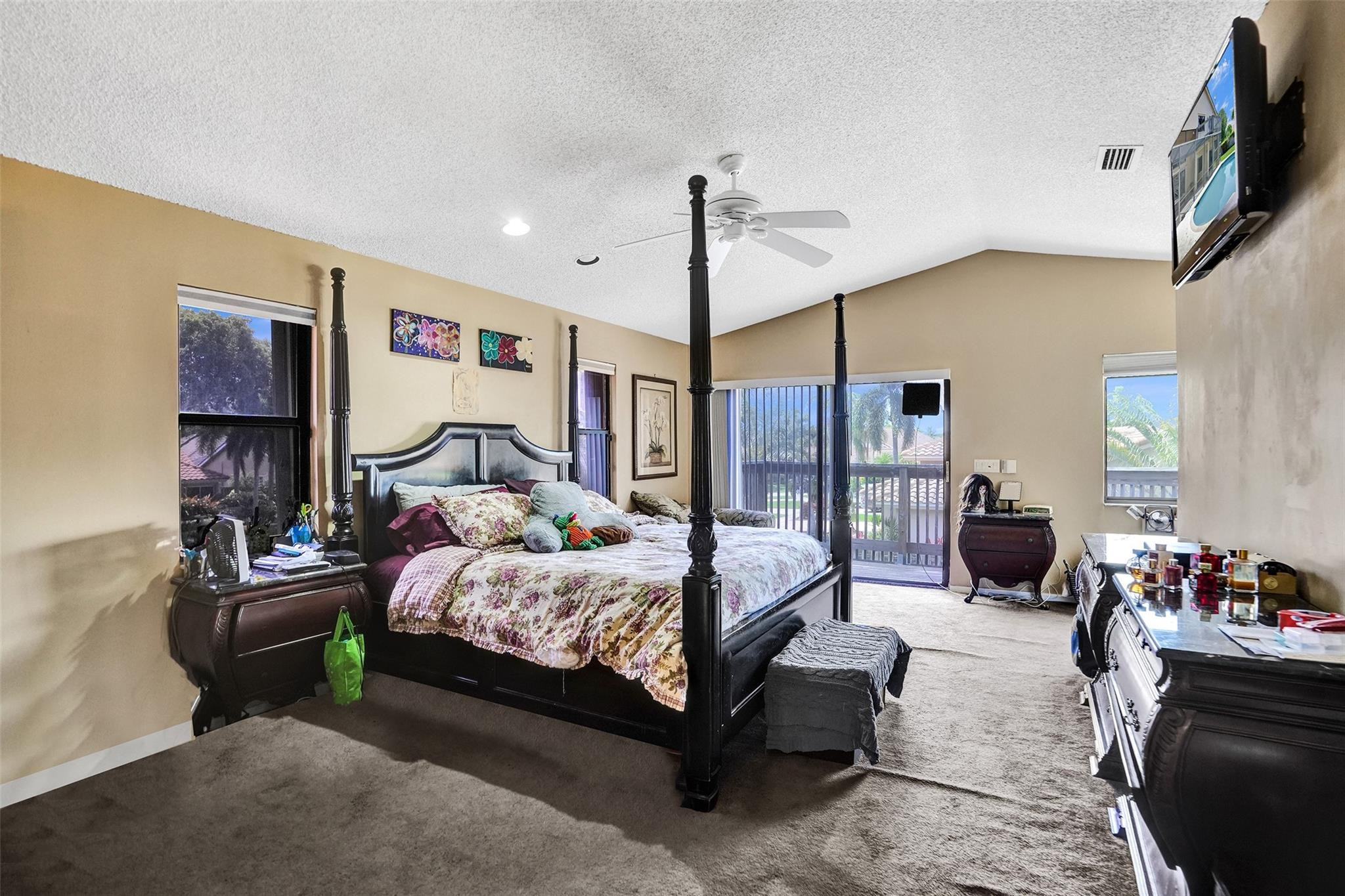 10700 NW 7TH CT