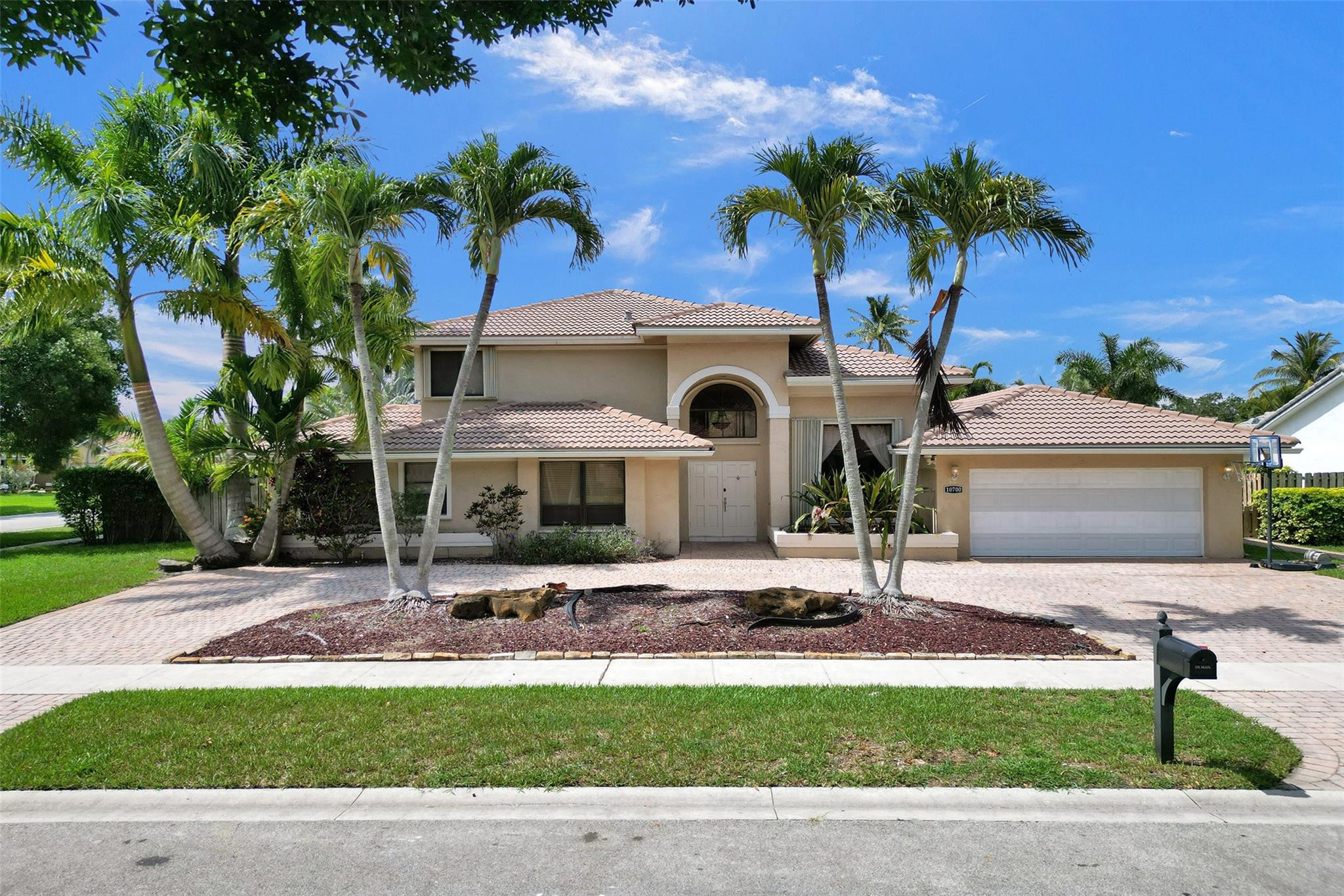 10700 NW 7TH CT