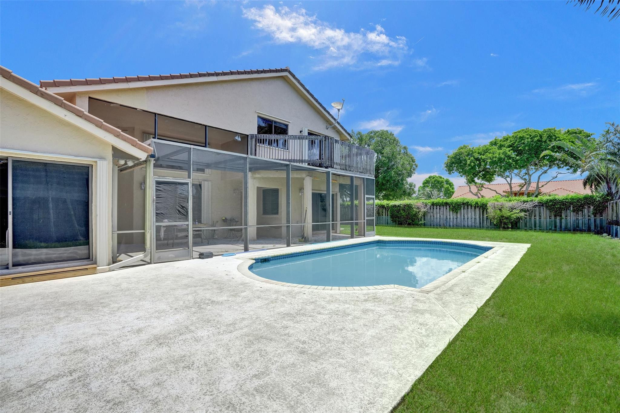 10700 NW 7TH CT