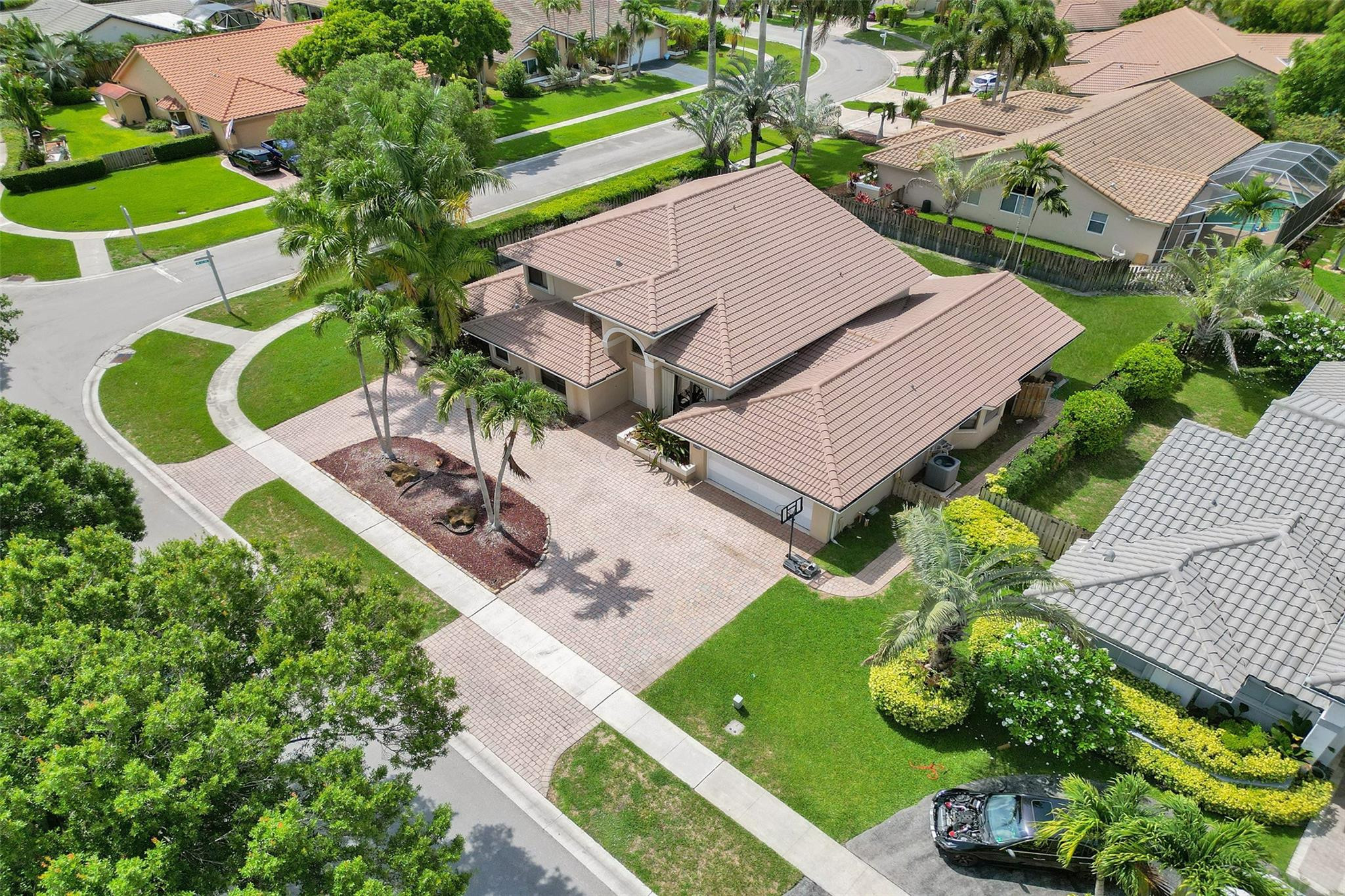 10700 NW 7TH CT