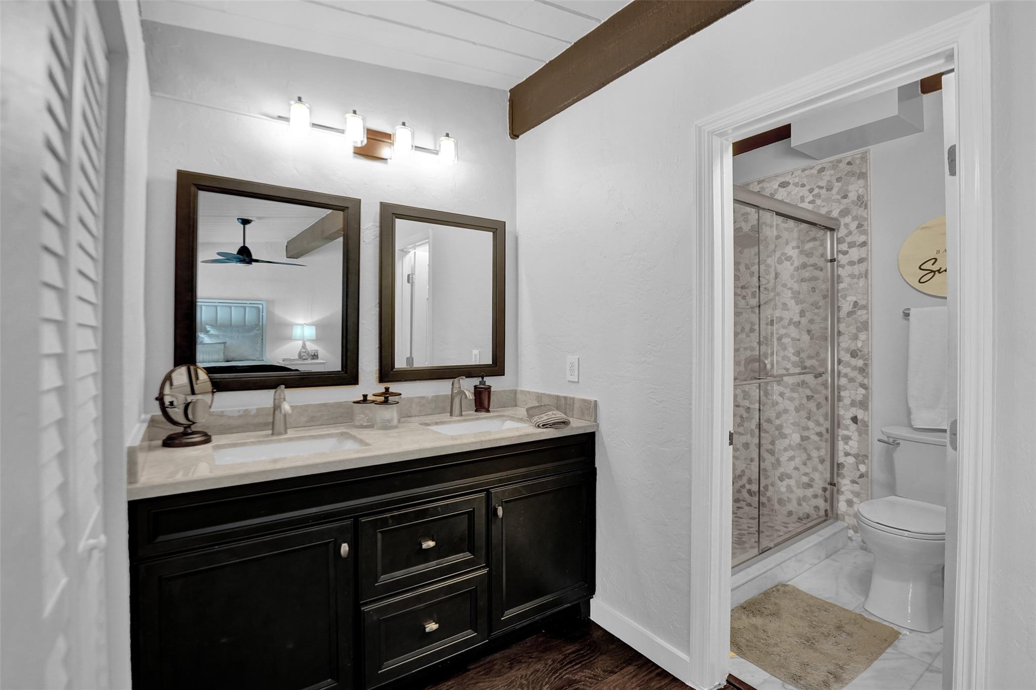 700 E COCO PLUM CR #8 8