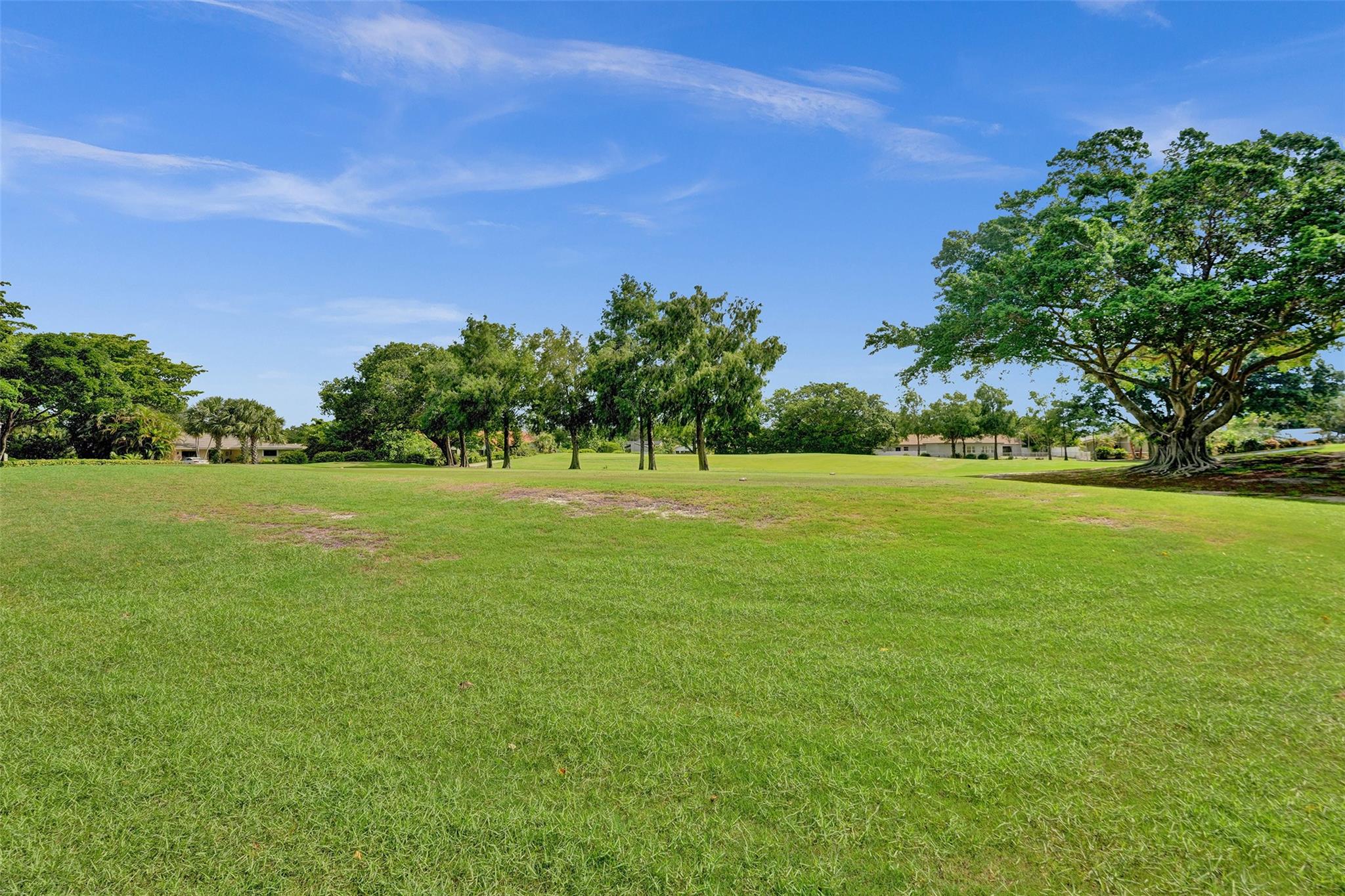 700 E COCO PLUM CR #8 8