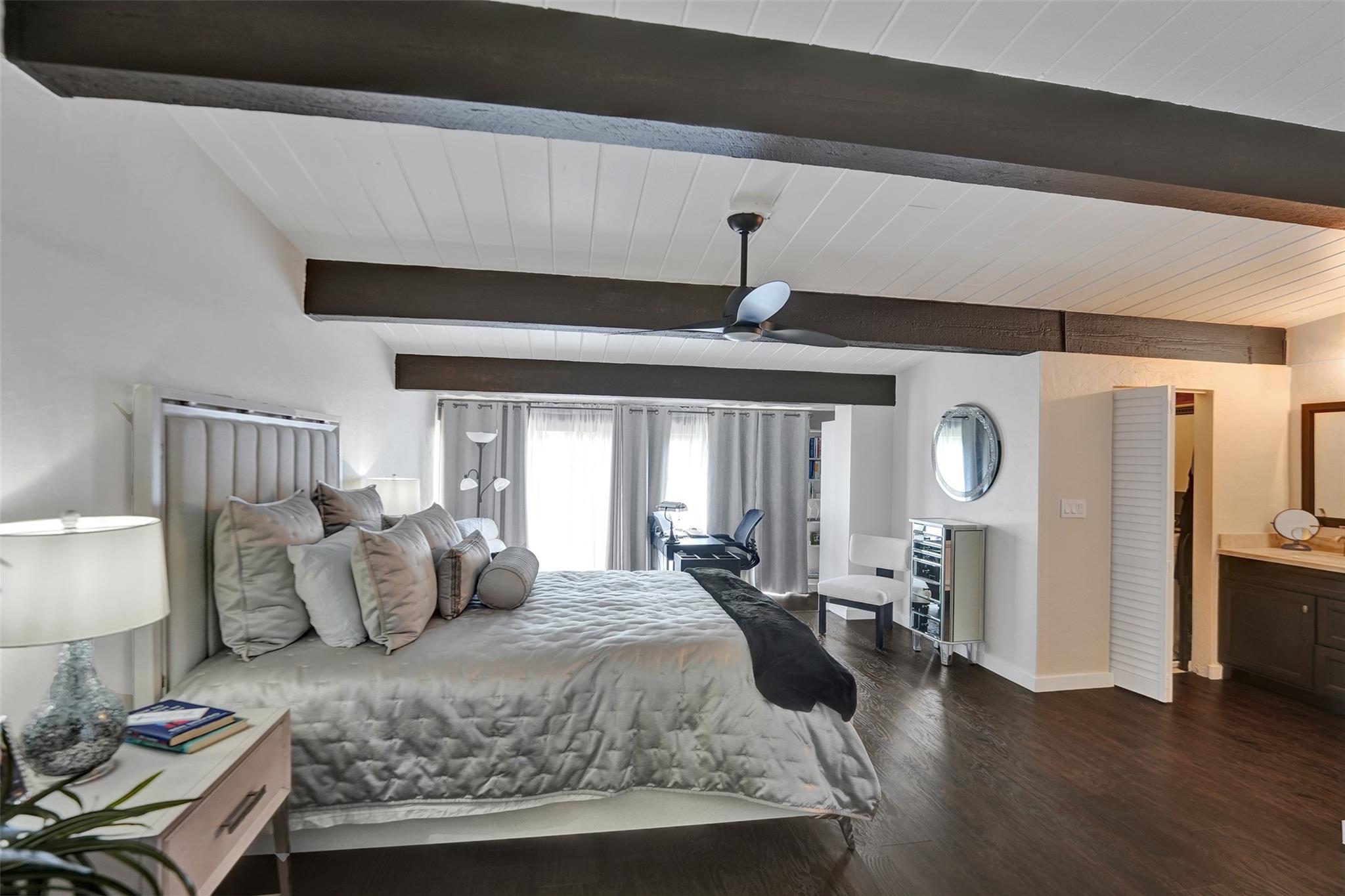 700 E COCO PLUM CR #8 8