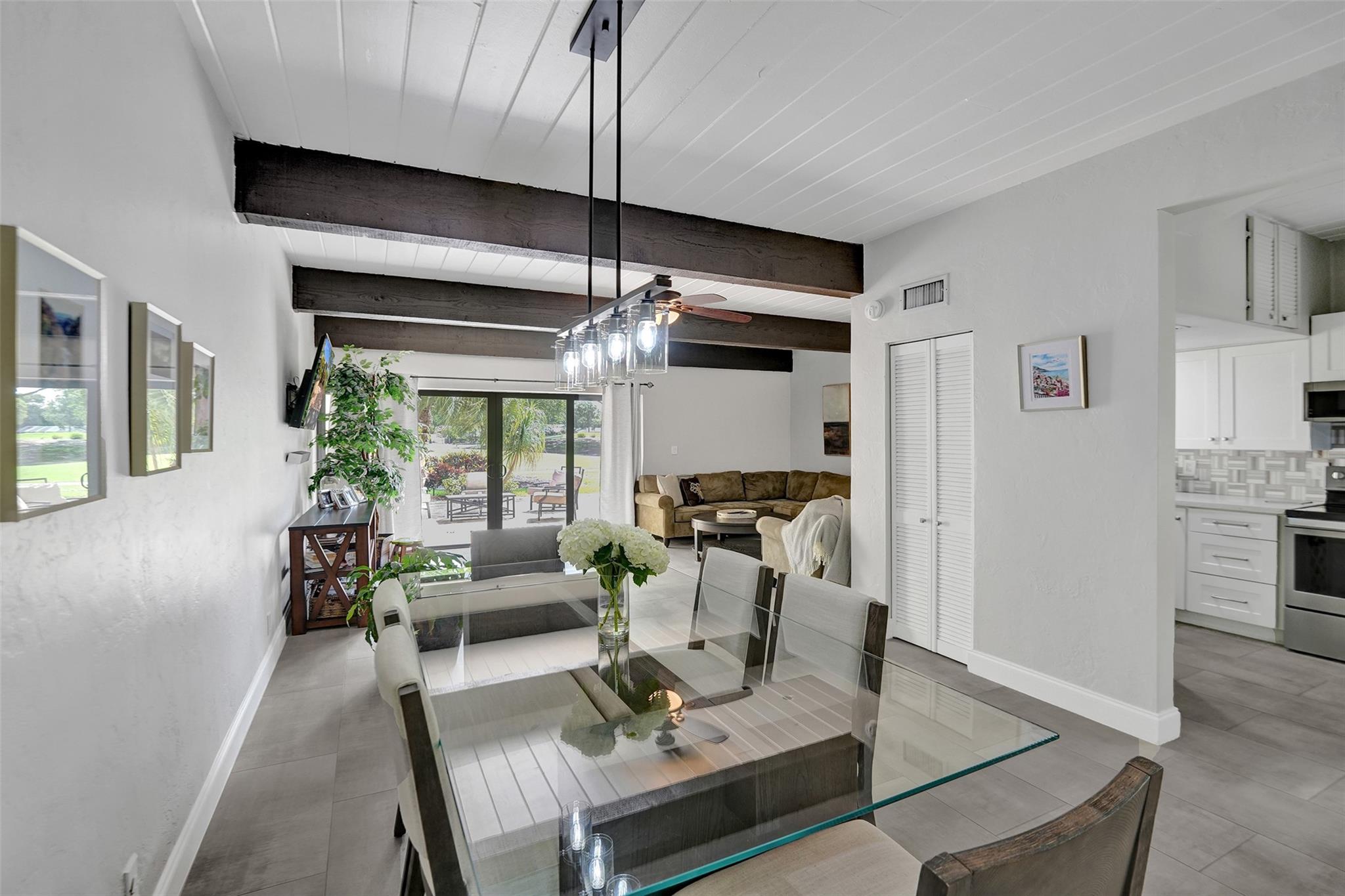 700 E COCO PLUM CR #8 8