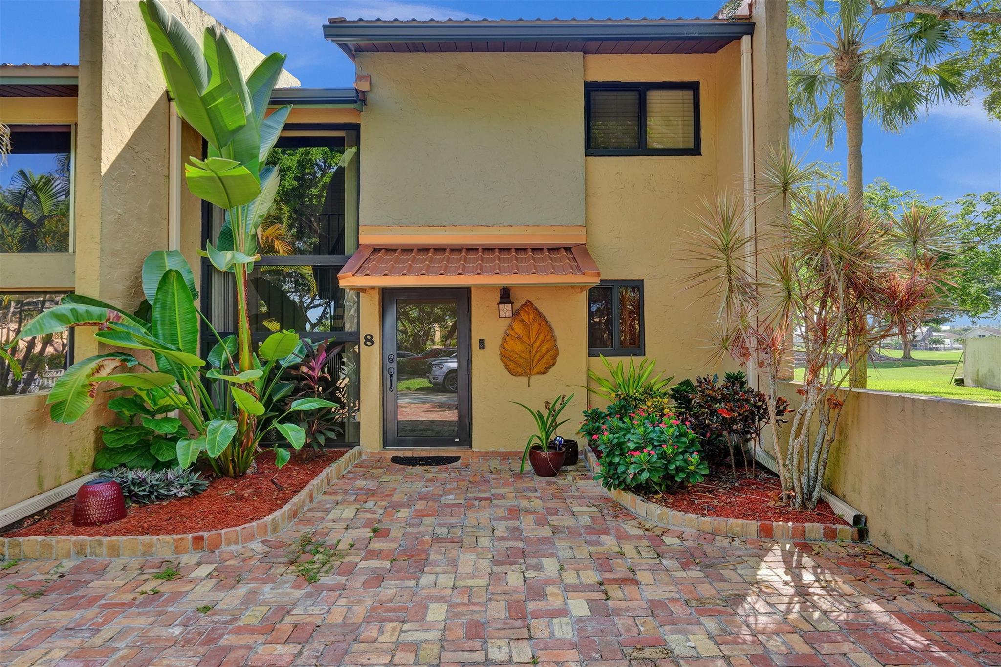 700 E COCO PLUM CR #8 8