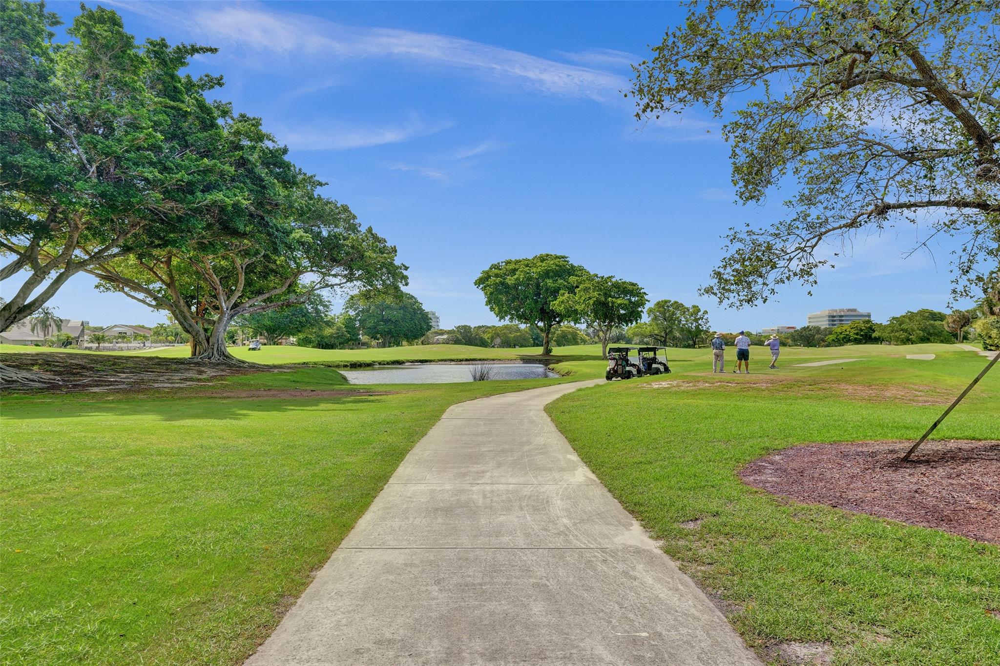 700 E COCO PLUM CR #8 8