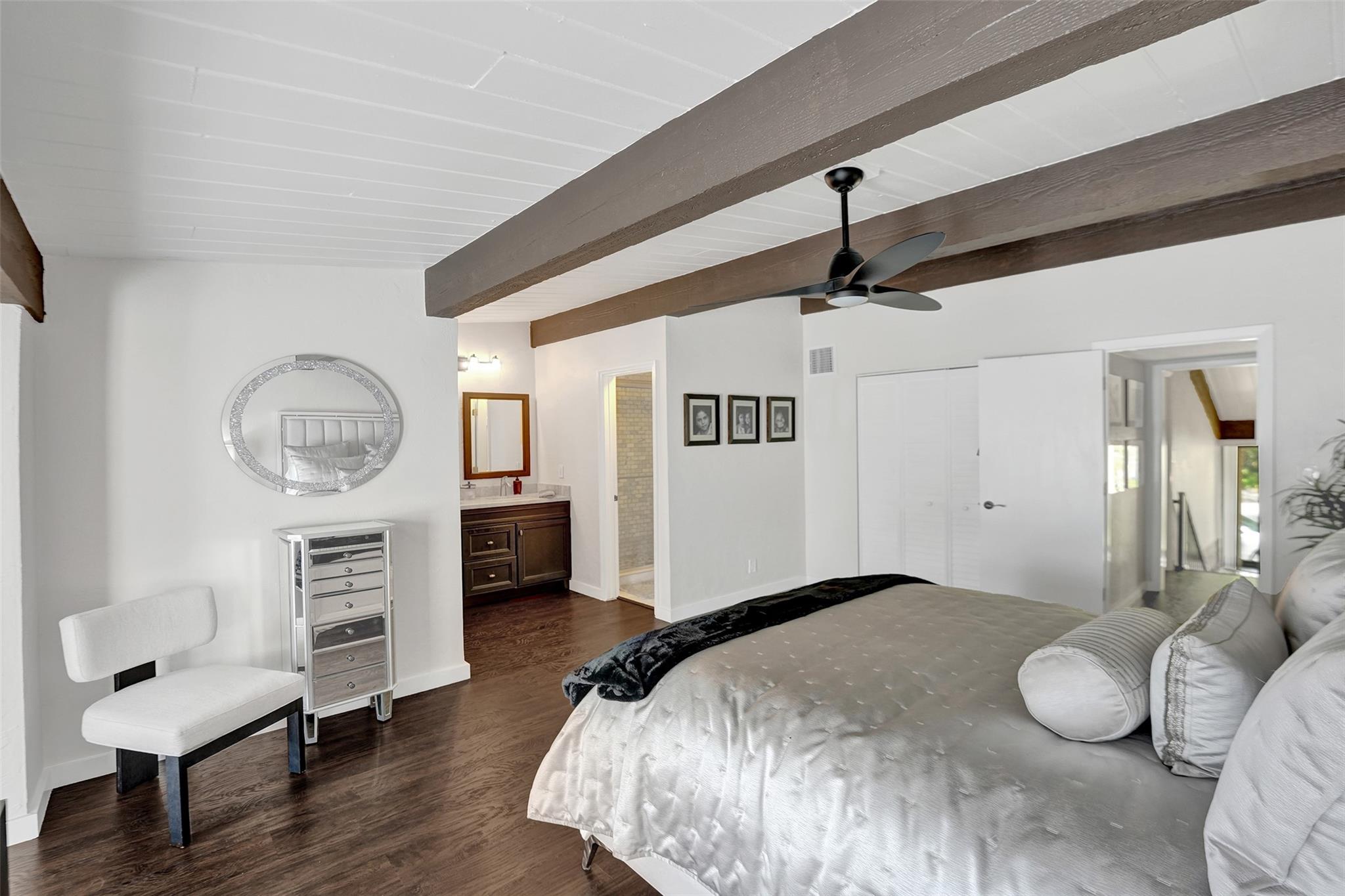 700 E COCO PLUM CR #8 8