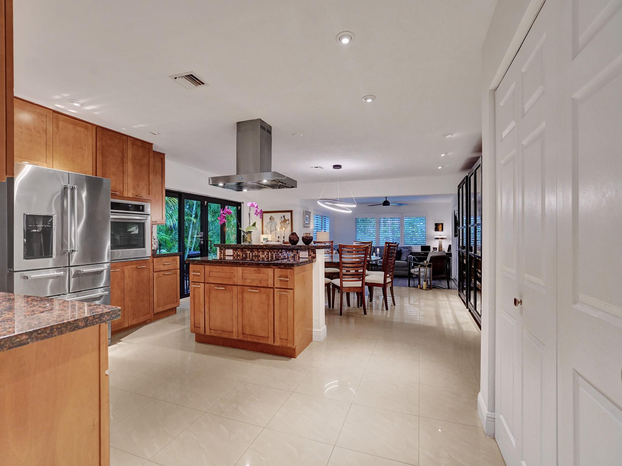 632 NW 28th St