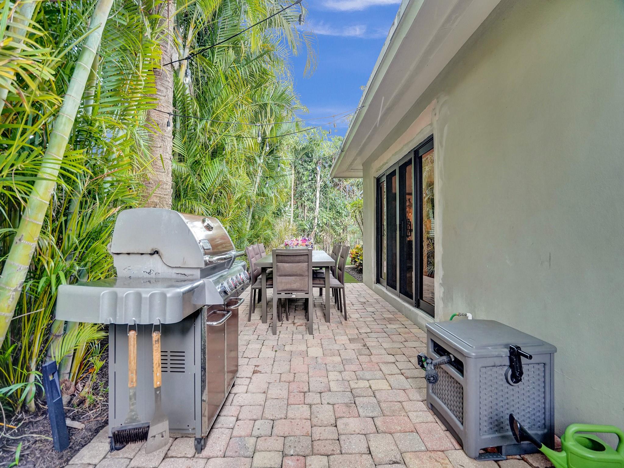 632 NW 28th St