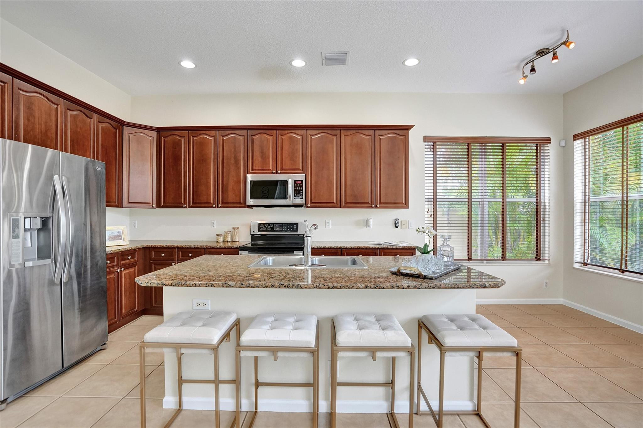4283 S Magnolia Cir