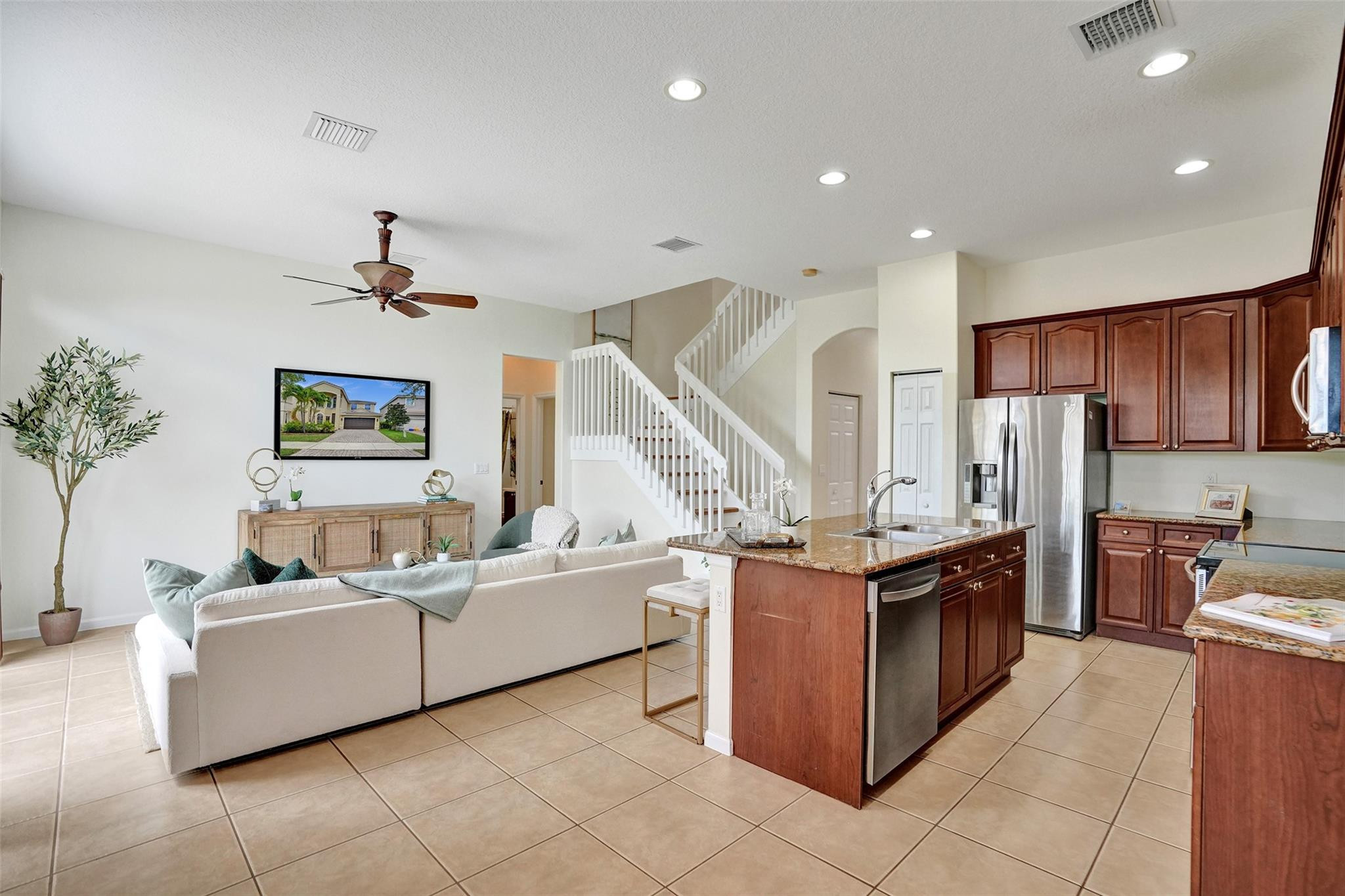 4283 S Magnolia Cir