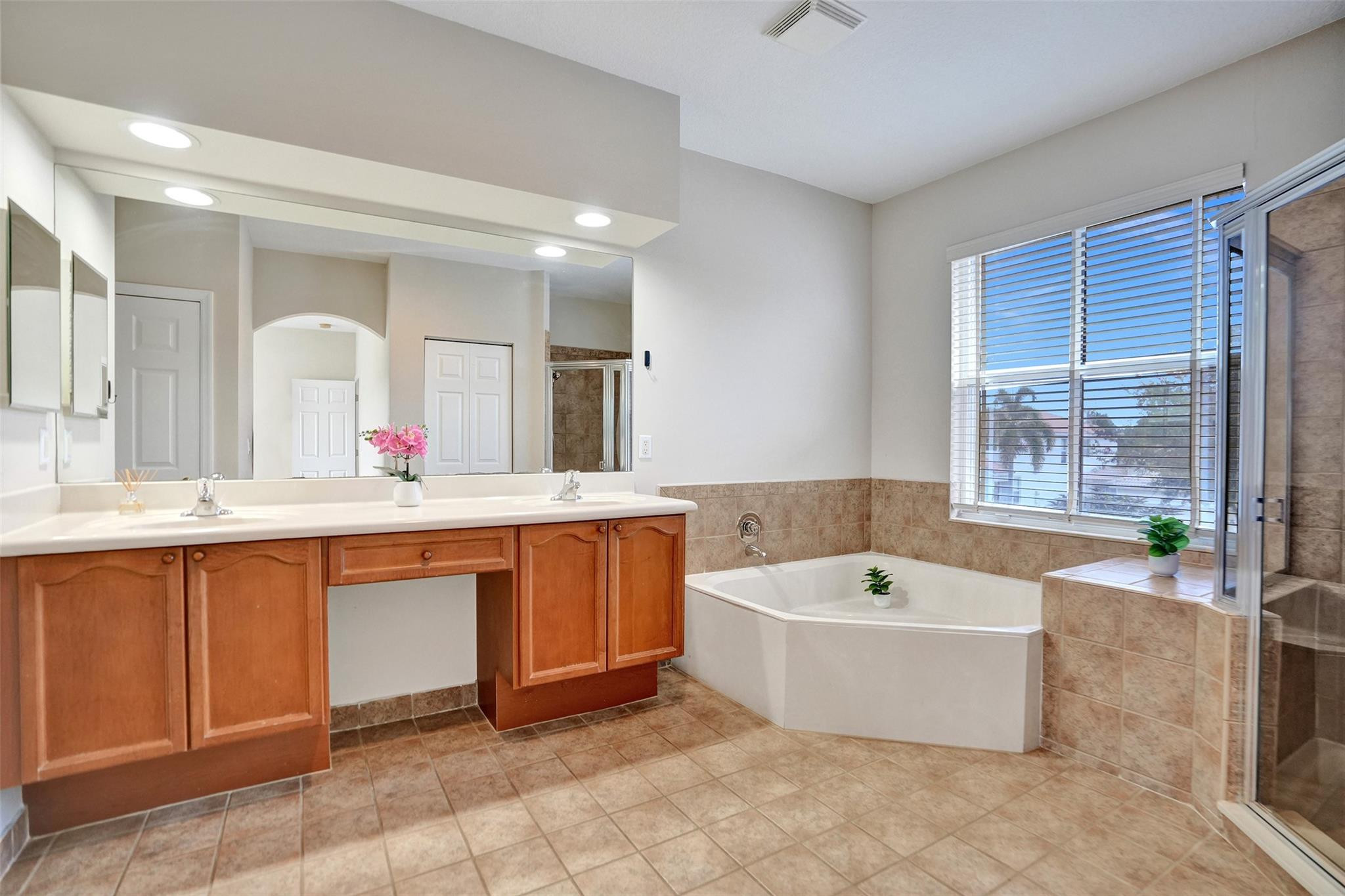 4283 S Magnolia Cir