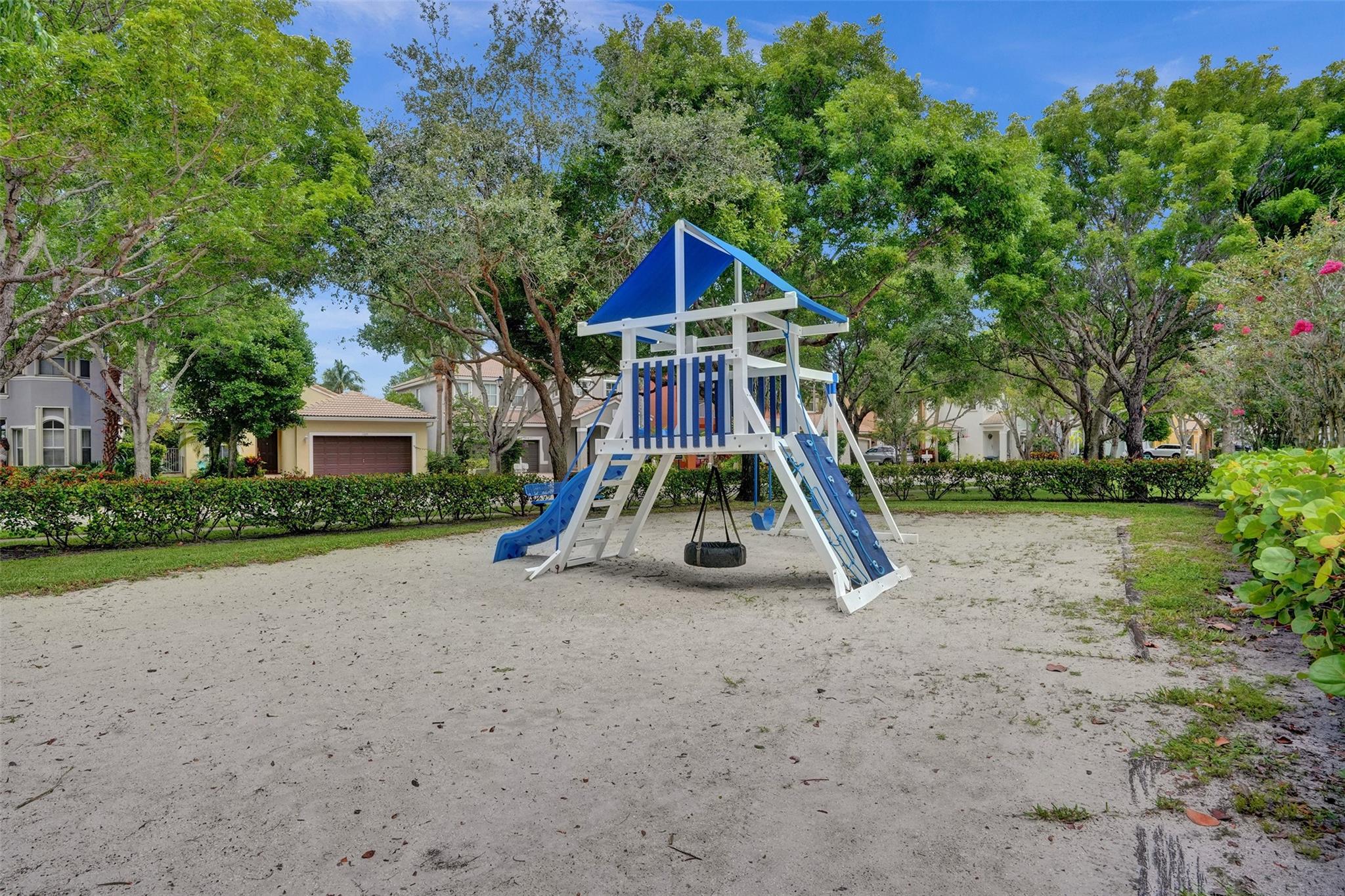 4283 S Magnolia Cir