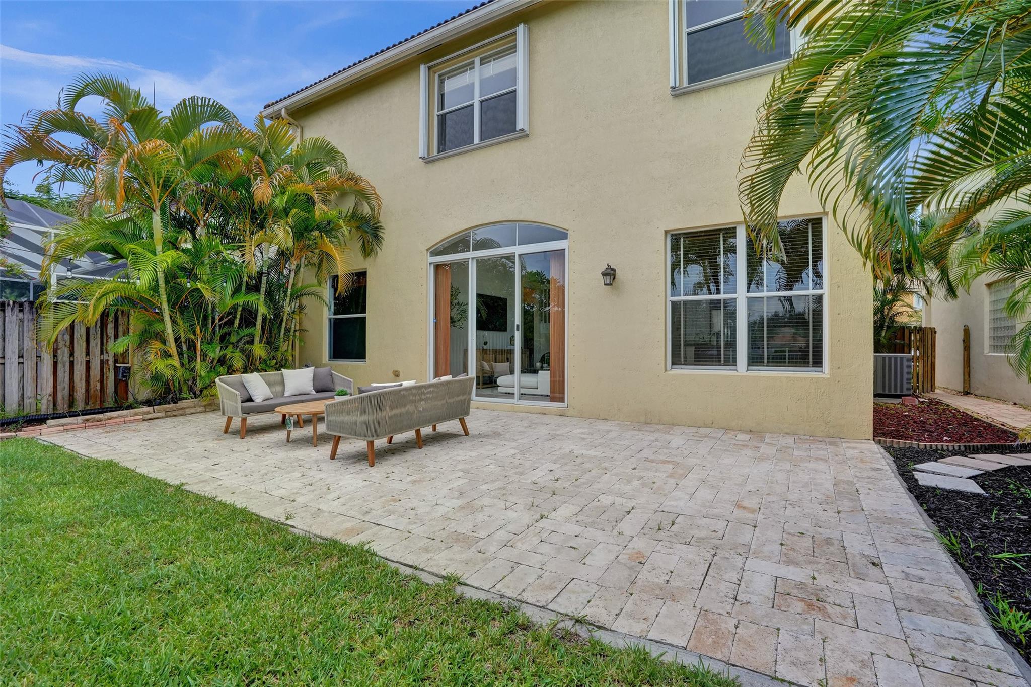 4283 S Magnolia Cir
