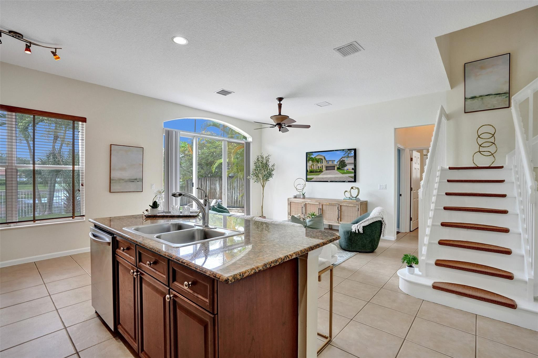 4283 S Magnolia Cir